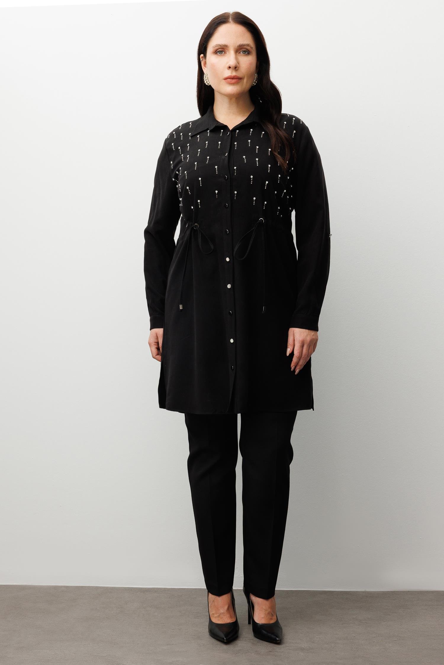 Modailgi  Beli Büzgülü Ön Bedeni İncili Taşlı Tunik Siyah