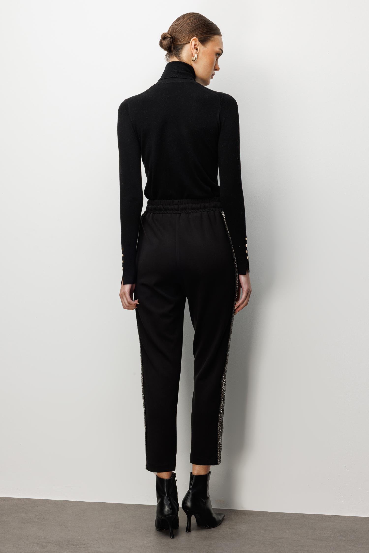 Modailgi  Beli Lastikli Bağlamalı Yanları Bantlarla Birlikte Biye Detaylı Örme Pantolon - 15050 Siyah