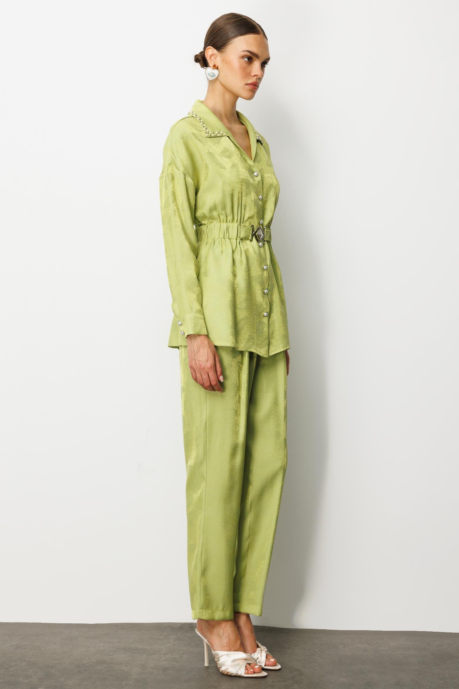 Modailgi  Beli Lastikli ve Toka Detaylı Yakası İnci İşlemeli Tunik Yeşil