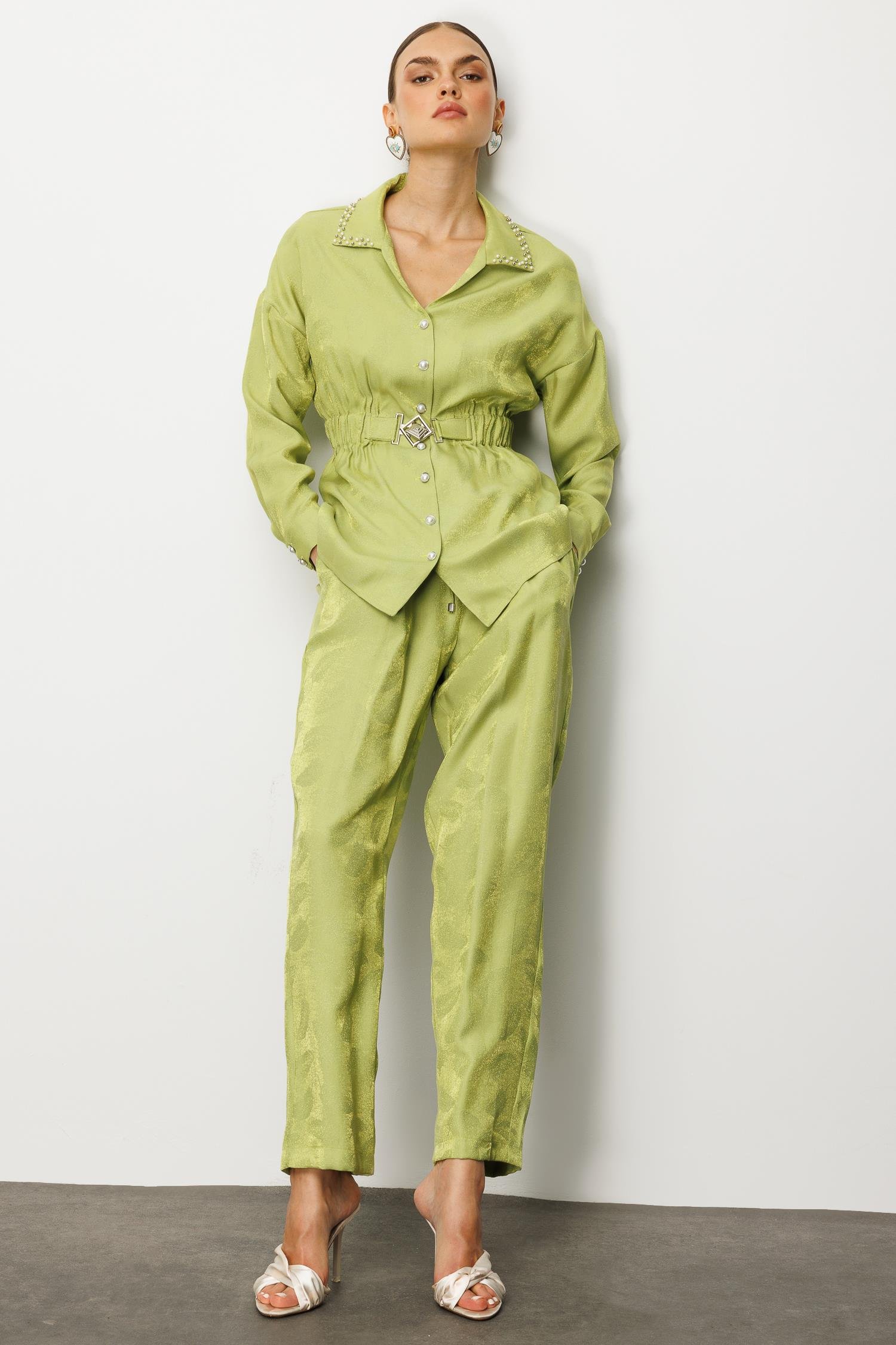 Modailgi  Beli Lastikli ve Toka Detaylı Yakası İnci İşlemeli Tunik Yeşil