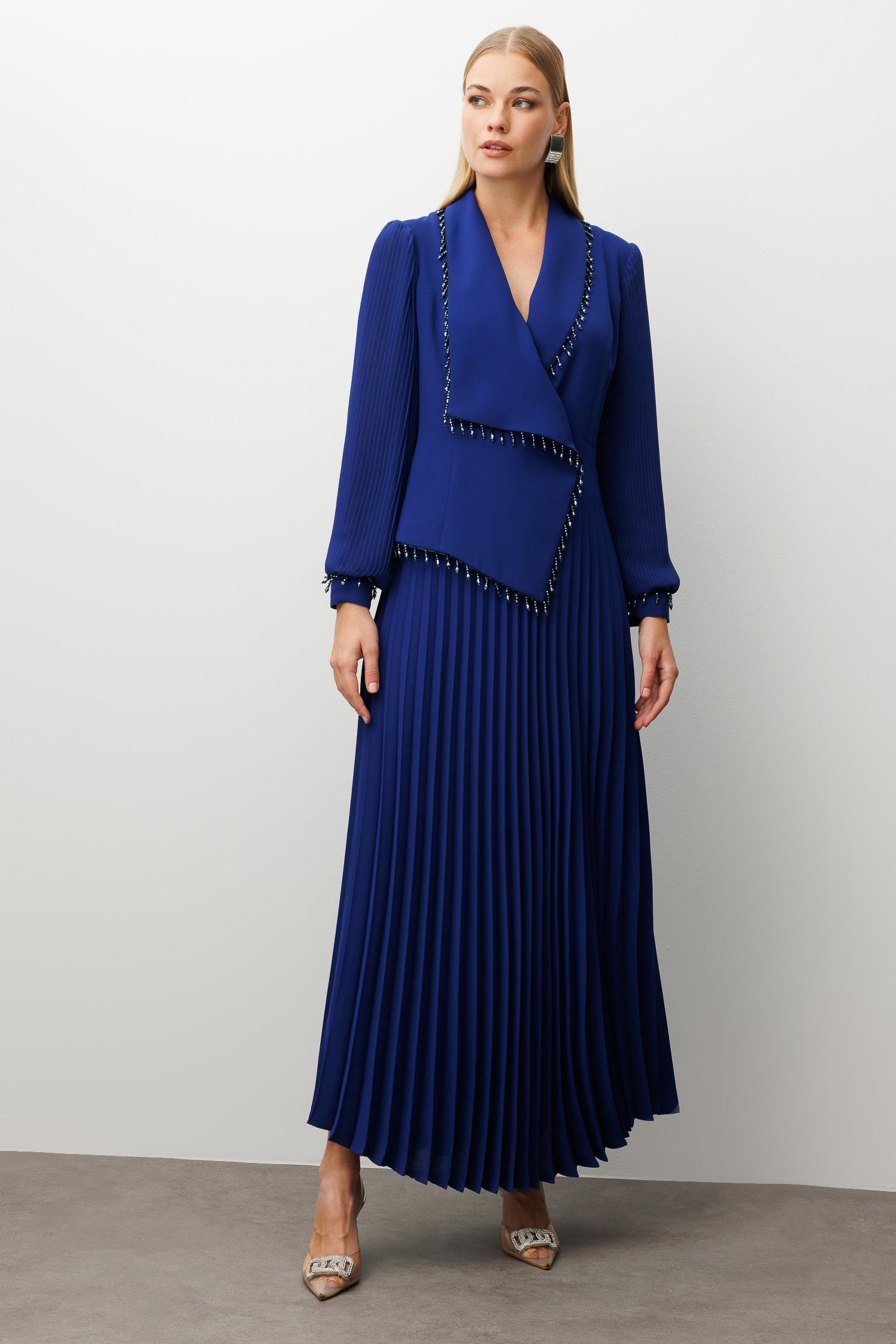 Modailgi  Boncuk Detaylı Piliseli Uzun Elbise Morcivert