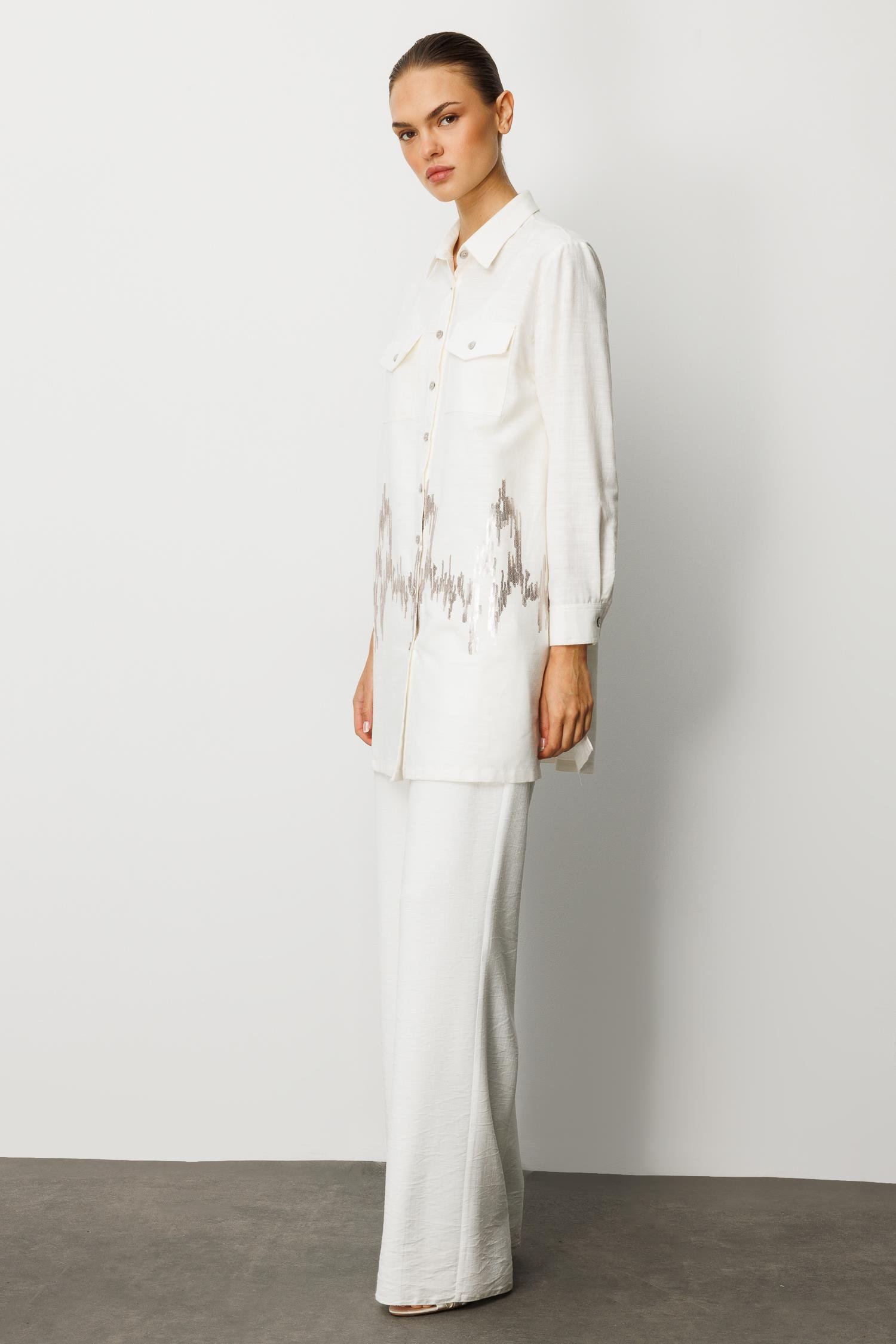 Modailgi  Cep Kapaklı Pul Nakış Detaylı Tunik Ekru