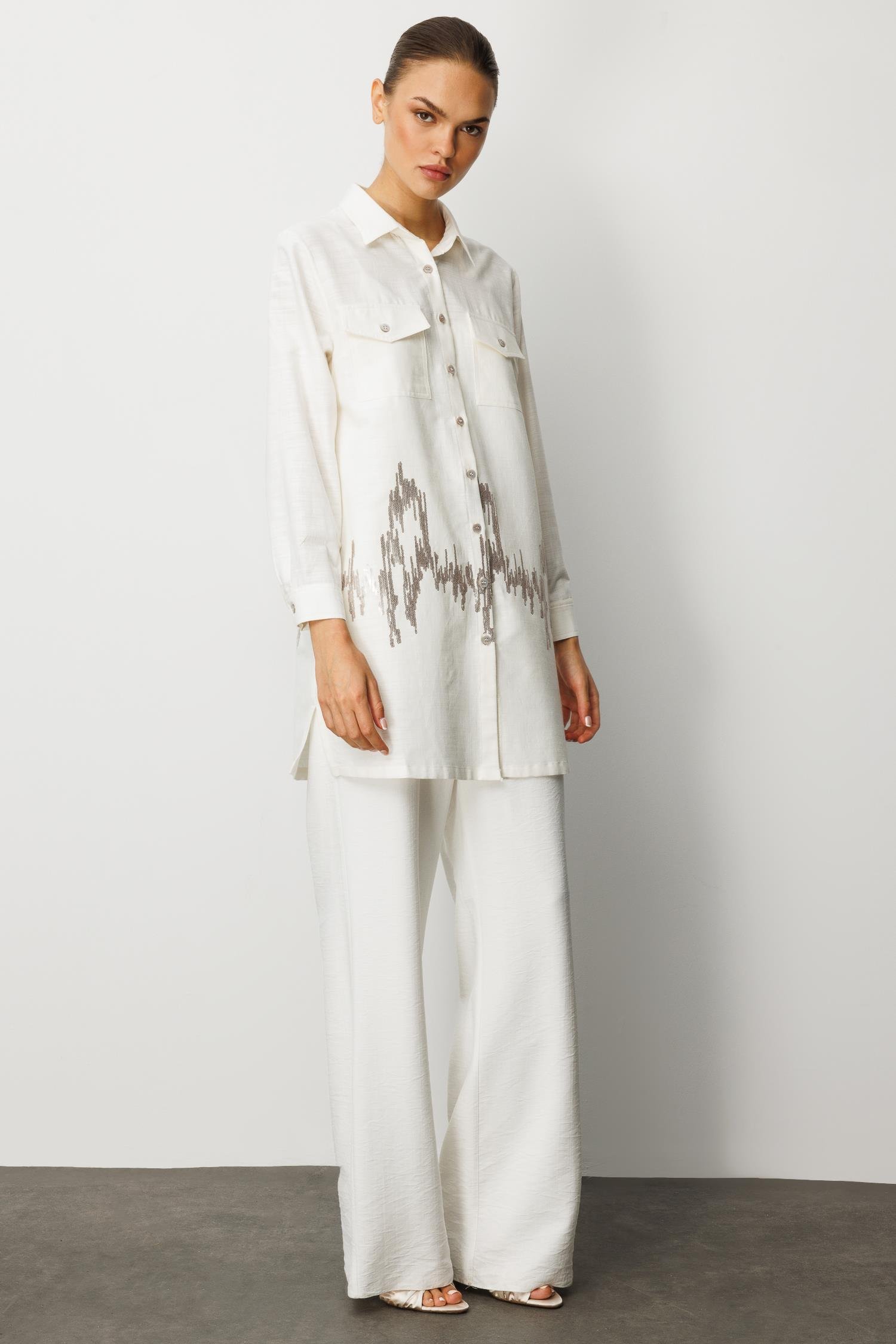 Modailgi  Cep Kapaklı Pul Nakış Detaylı Tunik Ekru