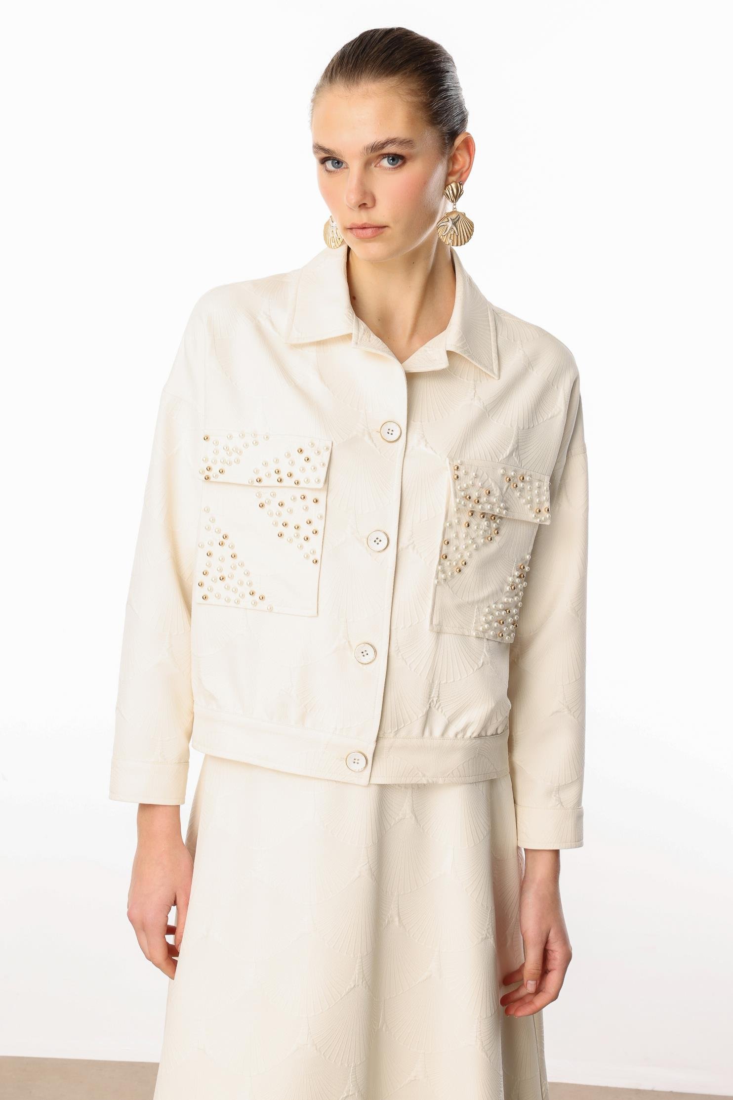 Modailgi  Cepleri İnci Detaylı Oversize Kısa Mont Taş