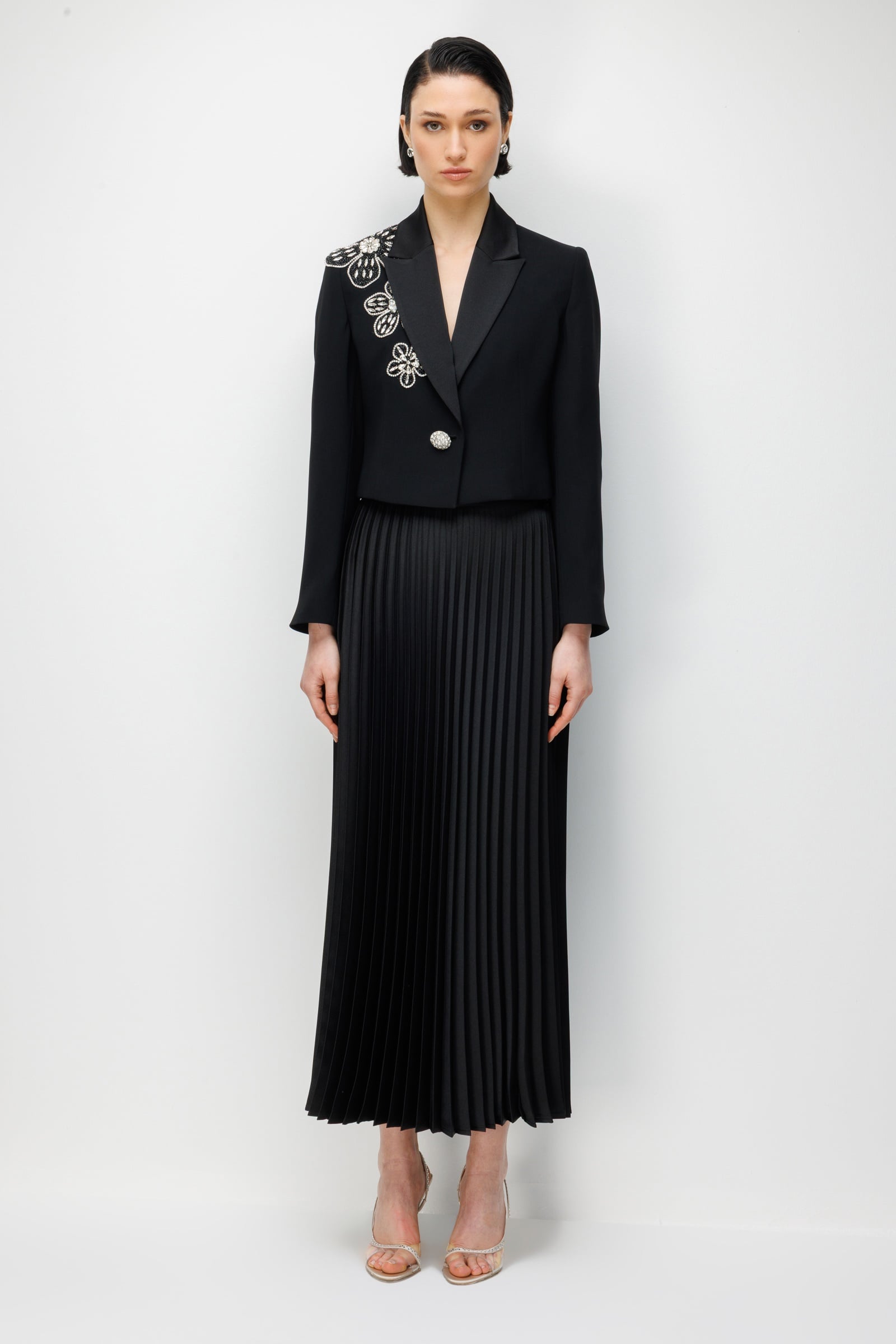 Modailgi  Çiçek Desen Taş Aksesuarlı Tek Düğme Krop Ceket - 35022 Siyah