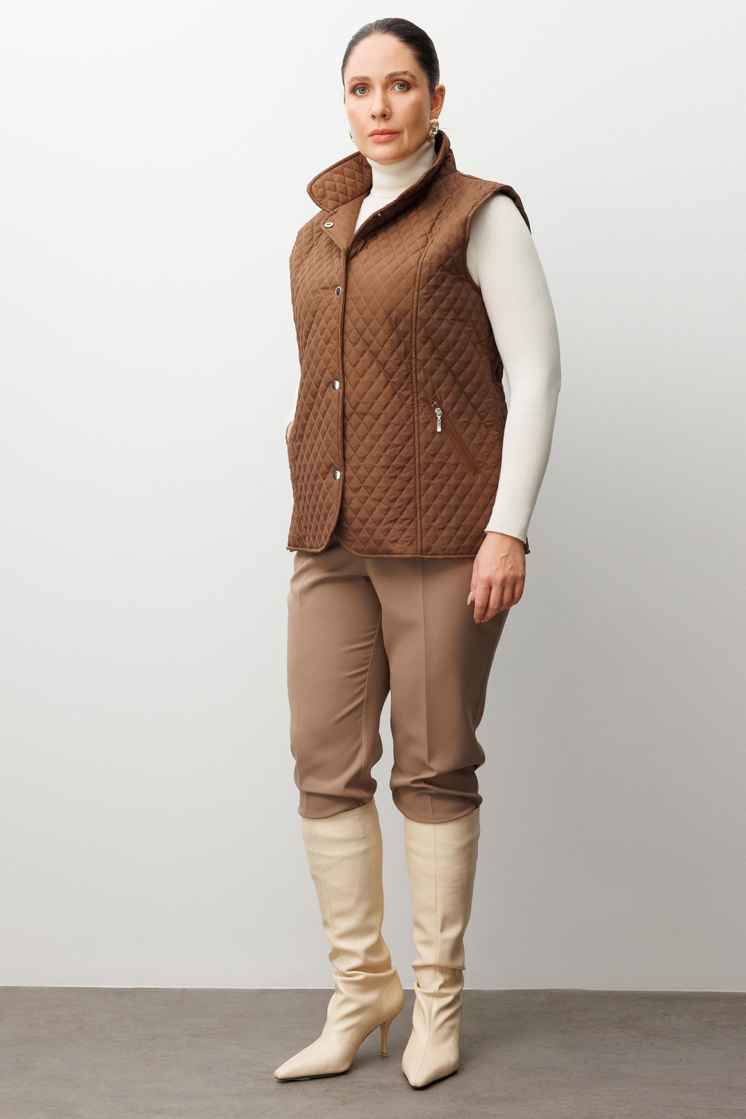 Modailgi  Çıtçıt Kapamalı Ekose Desen Kapitone Yelek Kahve