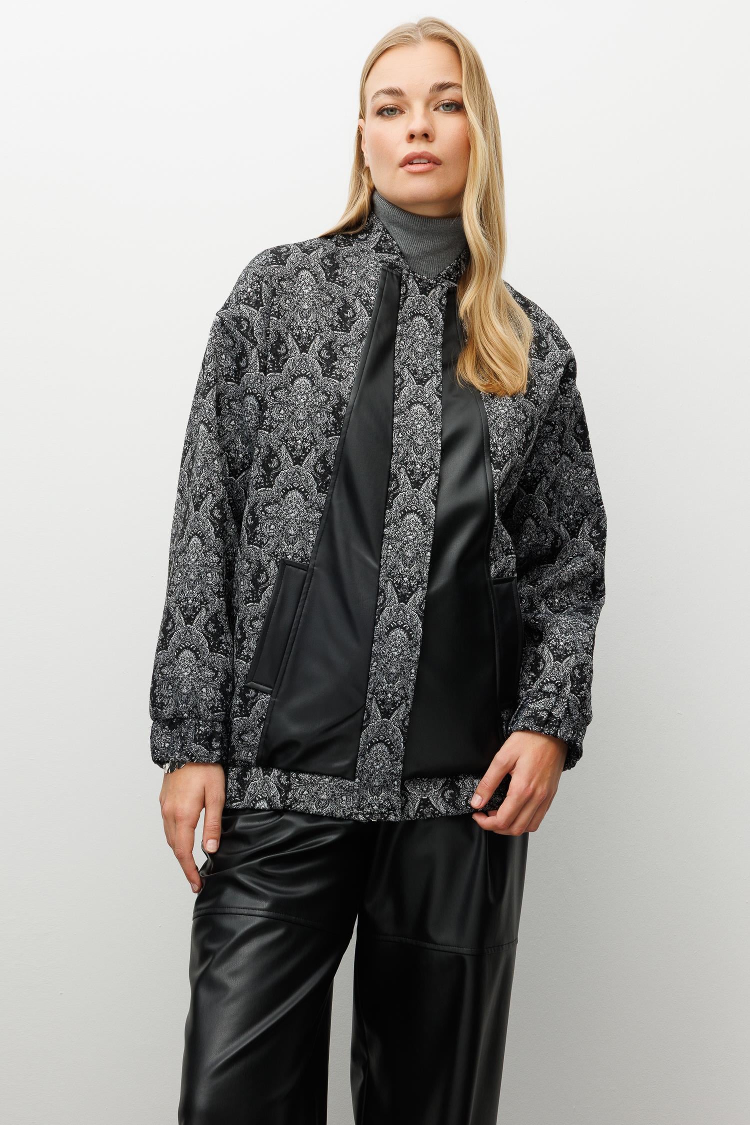 Modailgi  Deri Garni Detaylı Oversize Astarlı Jakar Kumaştan Bomber Ceket Siyah
