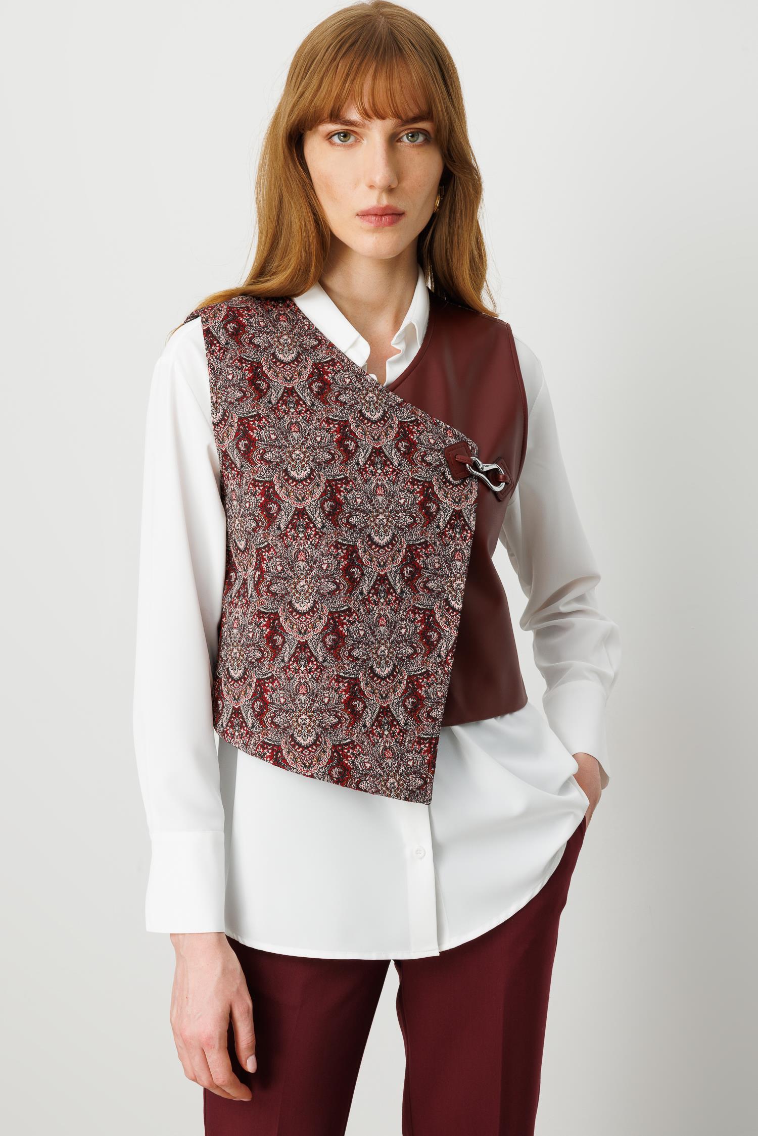 Modailgi  Deri Garni Kumaşlı Klapa Kapamalı Asimetrik Jakar Yelek Bordo