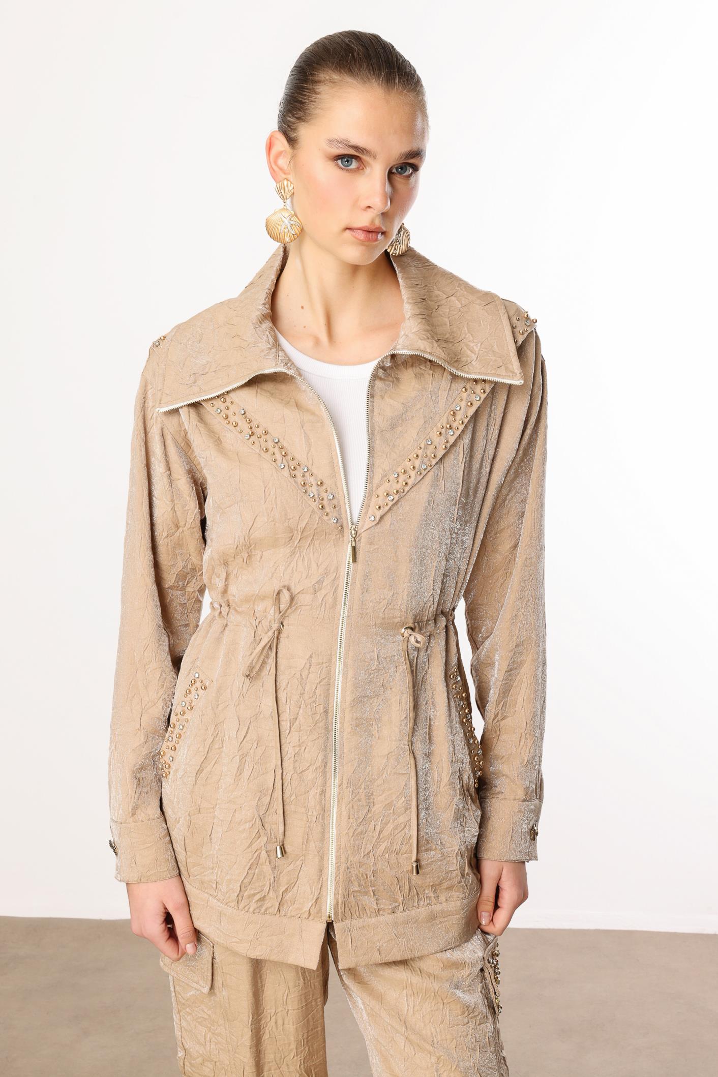 Modailgi  Devrik Yaka Fermuar Kapamalı İnci ve Havalı Dikiş Detaylı Tunik Camel