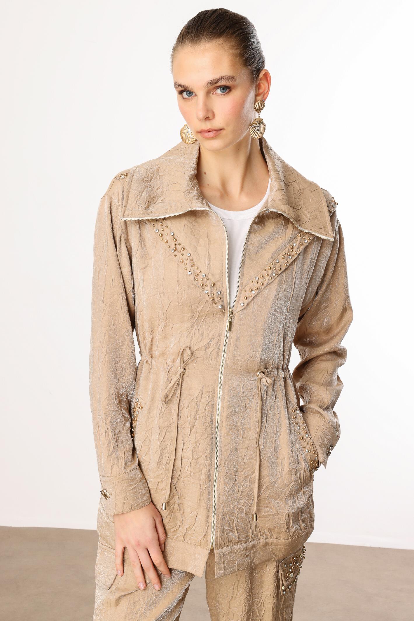 Modailgi  Devrik Yaka Fermuar Kapamalı İnci ve Havalı Dikiş Detaylı Tunik Camel