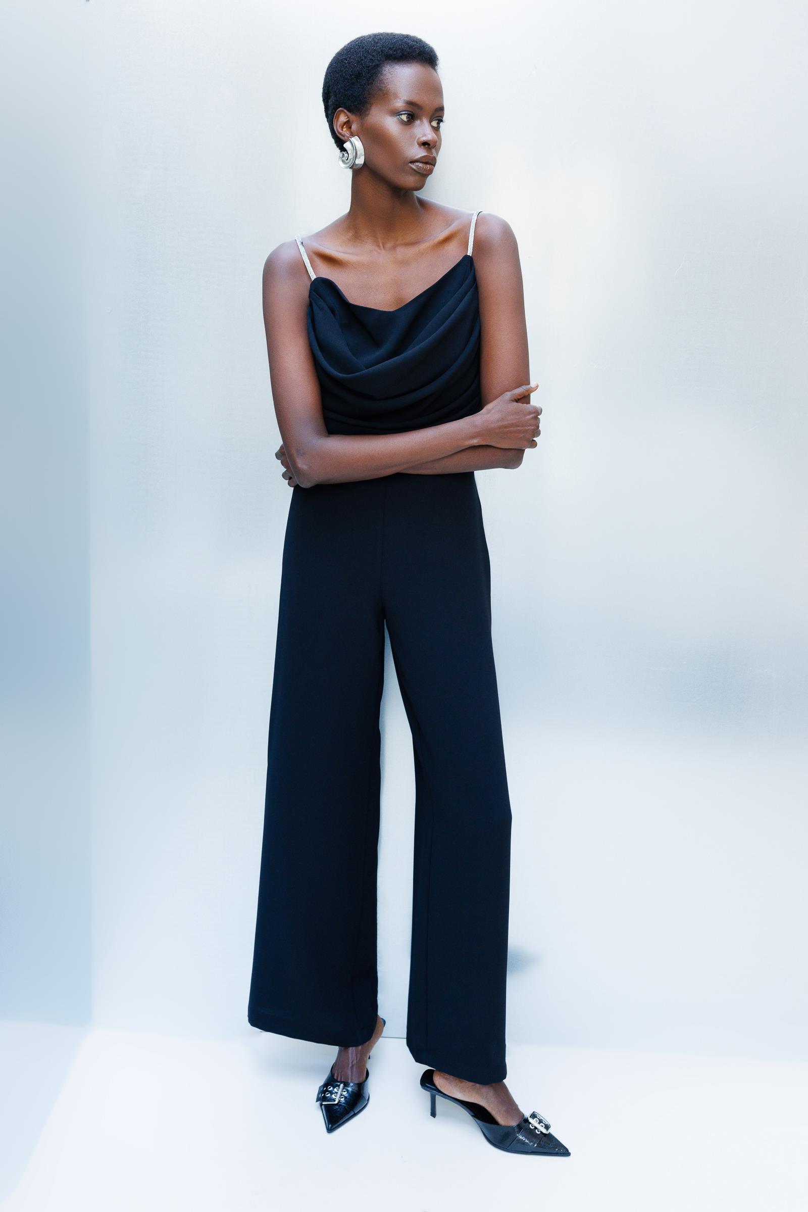 Modailgi  Drape Detaylı Askılı Tulum Siyah