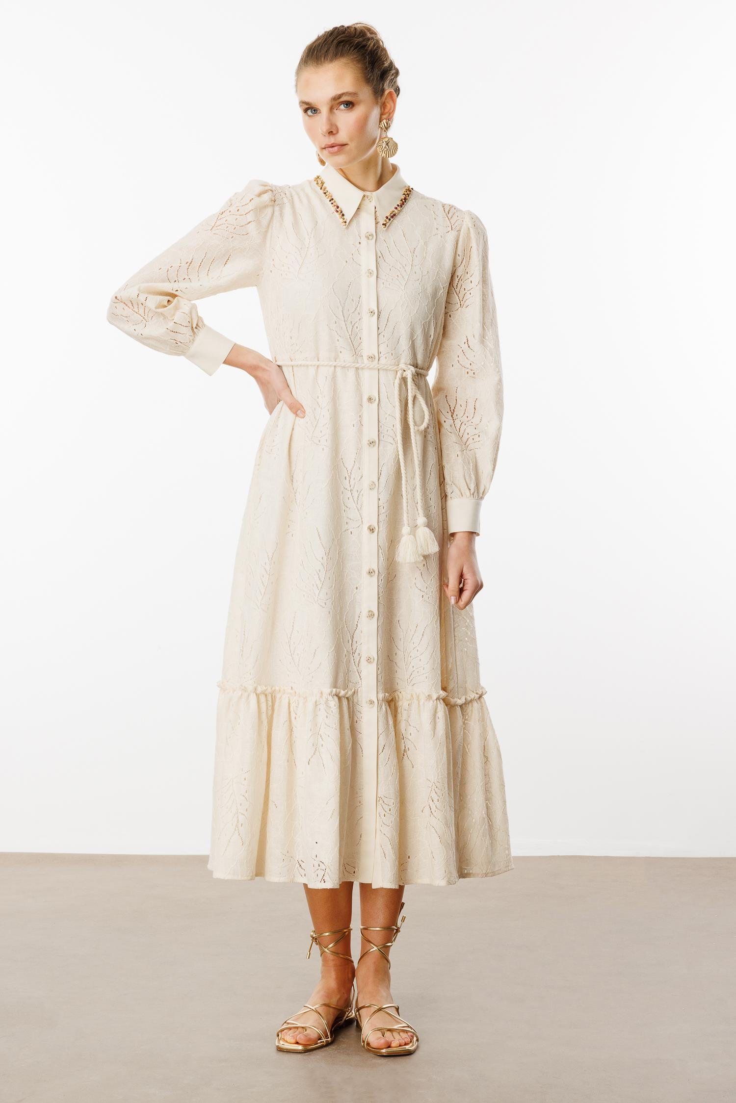 Modailgi  Düz Kumaş Garni Detaylı İşlemeli İçlik Kapamalı Uzun Dantel Elbise Taş