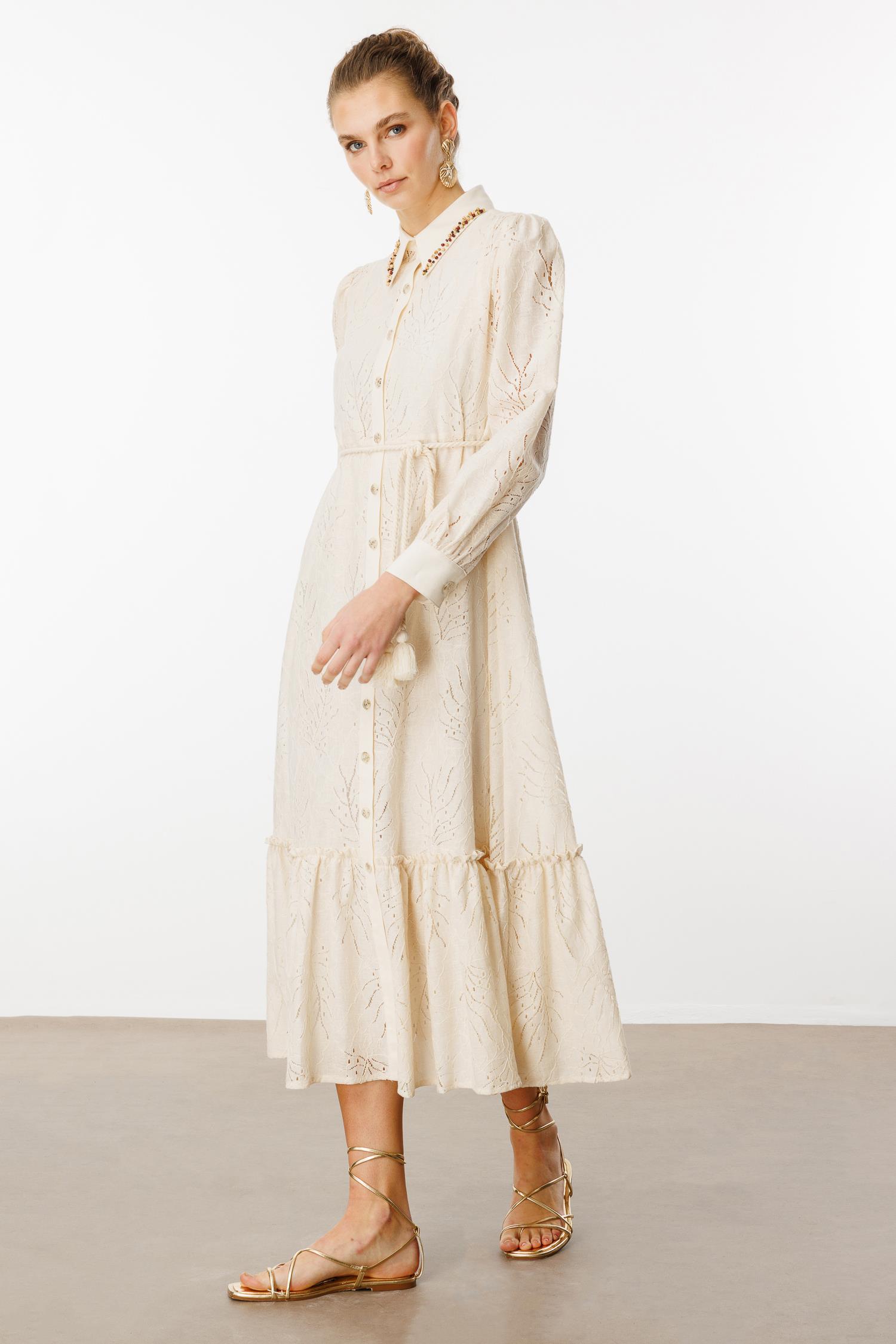 Modailgi  Düz Kumaş Garni Detaylı İşlemeli İçlik Kapamalı Uzun Dantel Elbise Taş