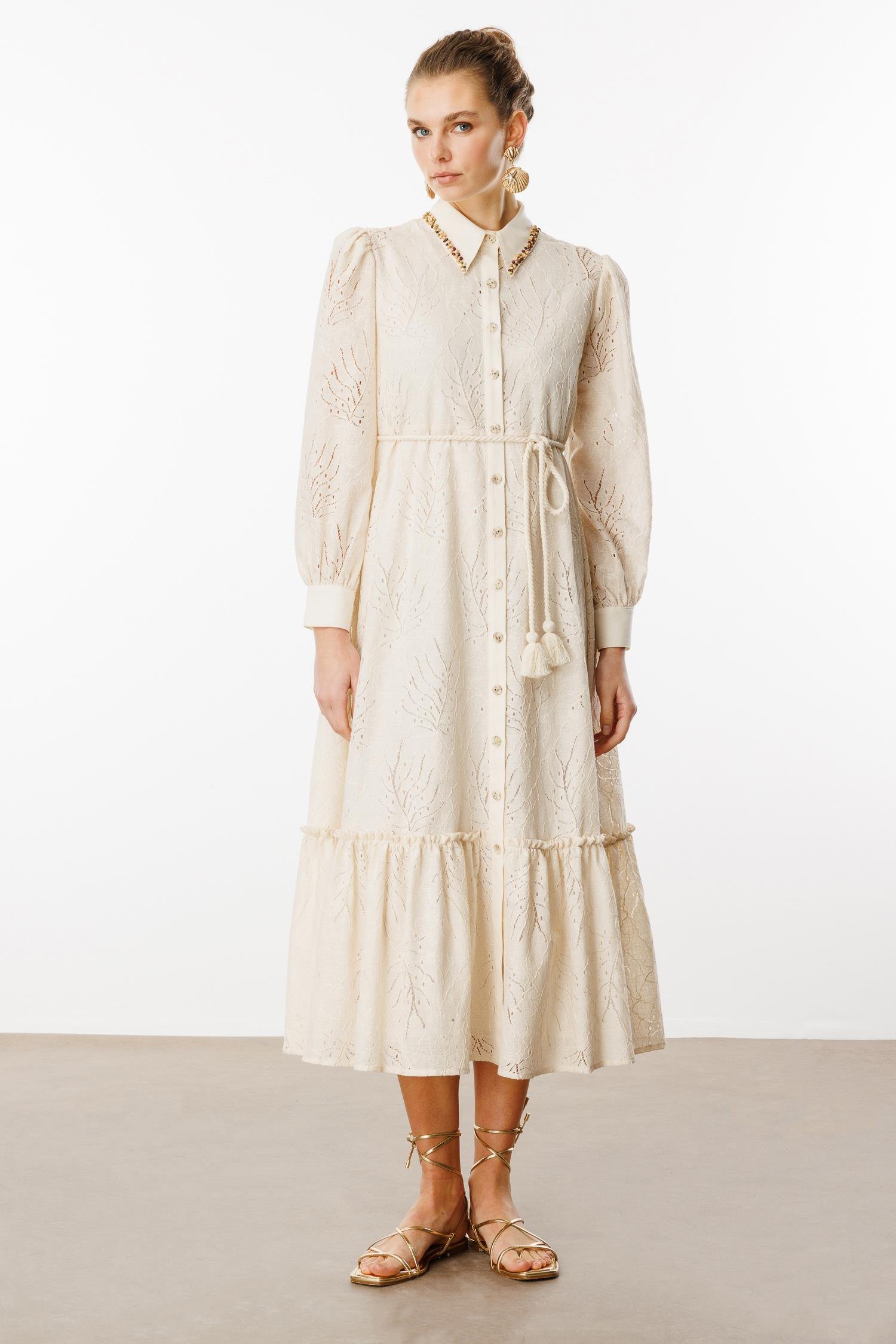 Modailgi  Düz Kumaş Garni Detaylı İşlemeli İçlik Kapamalı Uzun Dantel Elbise Taş