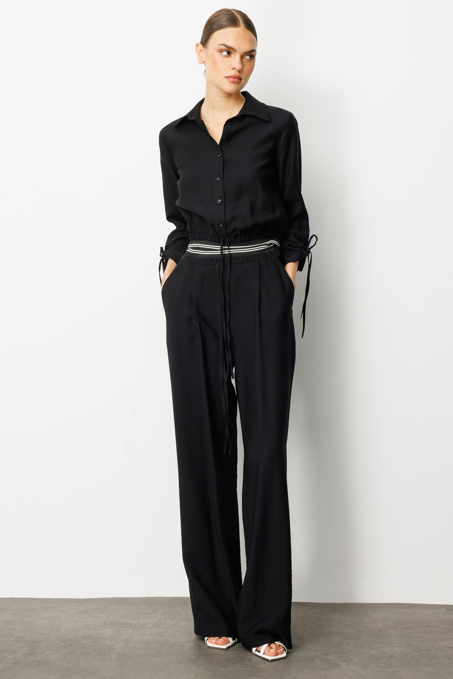 Modailgi  Etek Ucu Lastik ve Ribana Detaylı Bağlamalı Kısa Bluz Gömlek Siyah