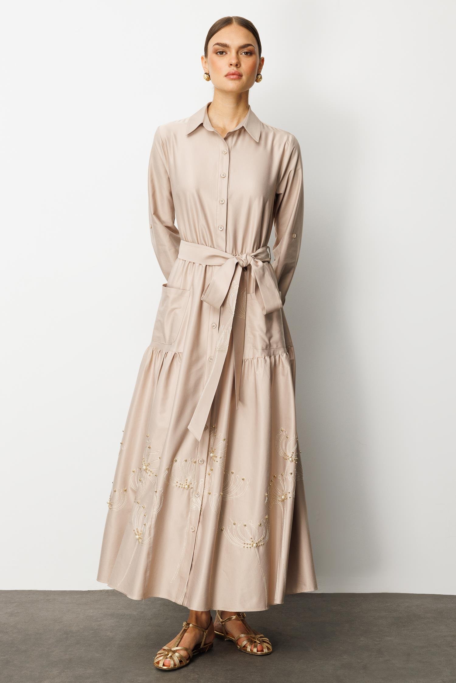 Modailgi  Etek Ucu Nakış ve İşlemeli Beli Lastikli Kuşaklı Safari Kol Uzun Elbise Taş