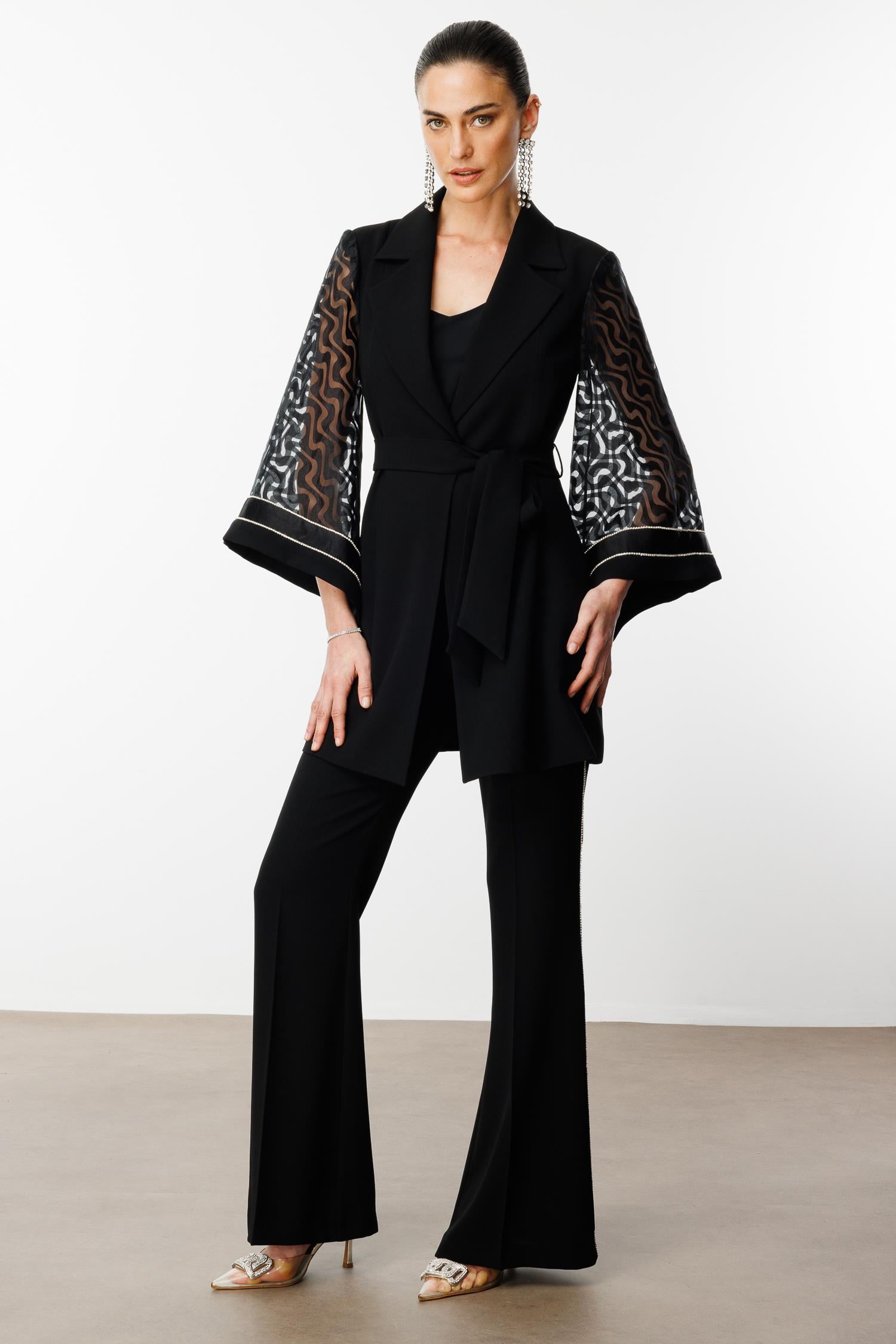 Modailgi  Evaze Kol Şerit Taş Aksesuarlı Uzun Ceket Siyah