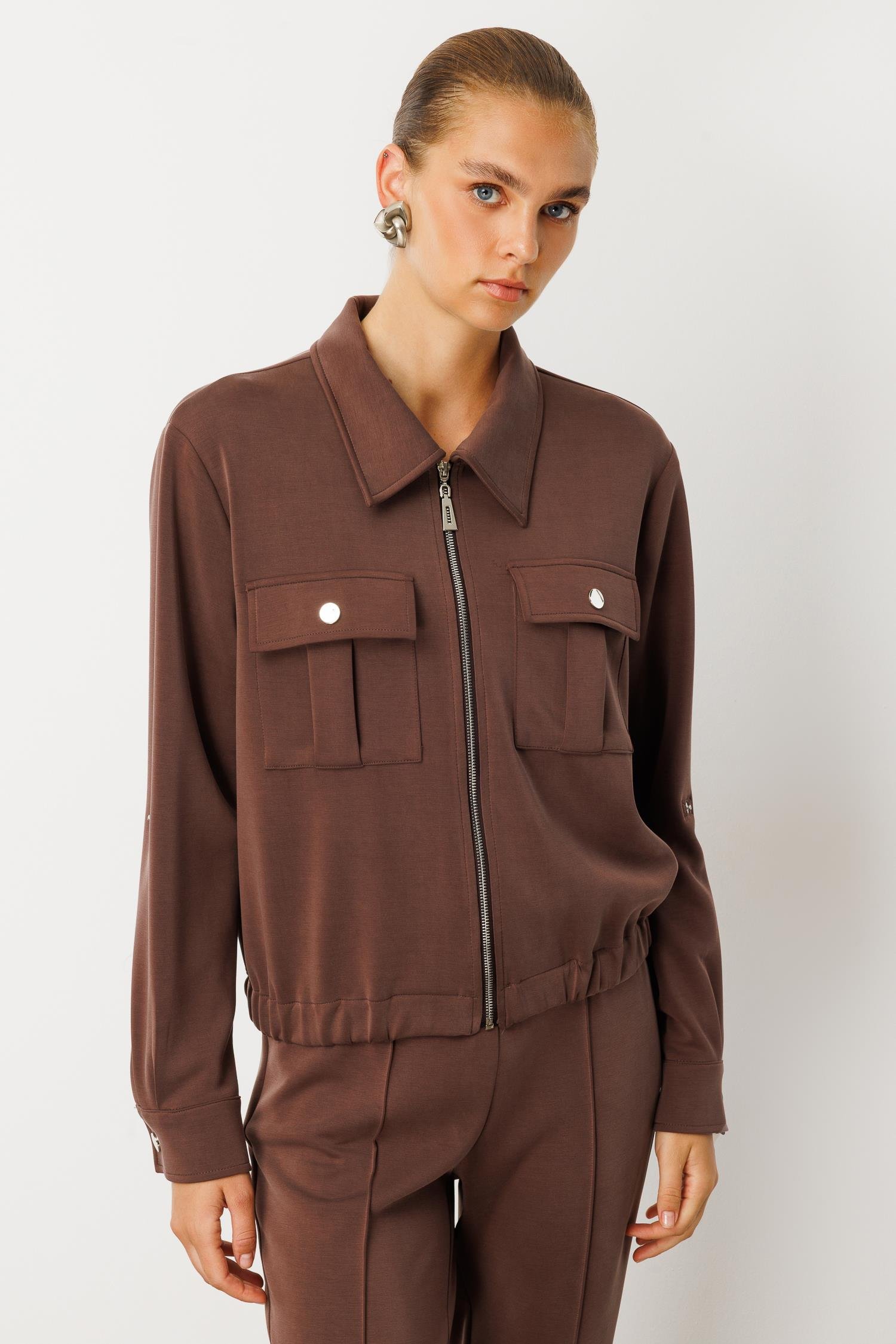 Modailgi  Fermuar Kapamalı Etek Altı Lastikli Kapak Cep Detaylı Örme Gömlek - 40055 Kahve