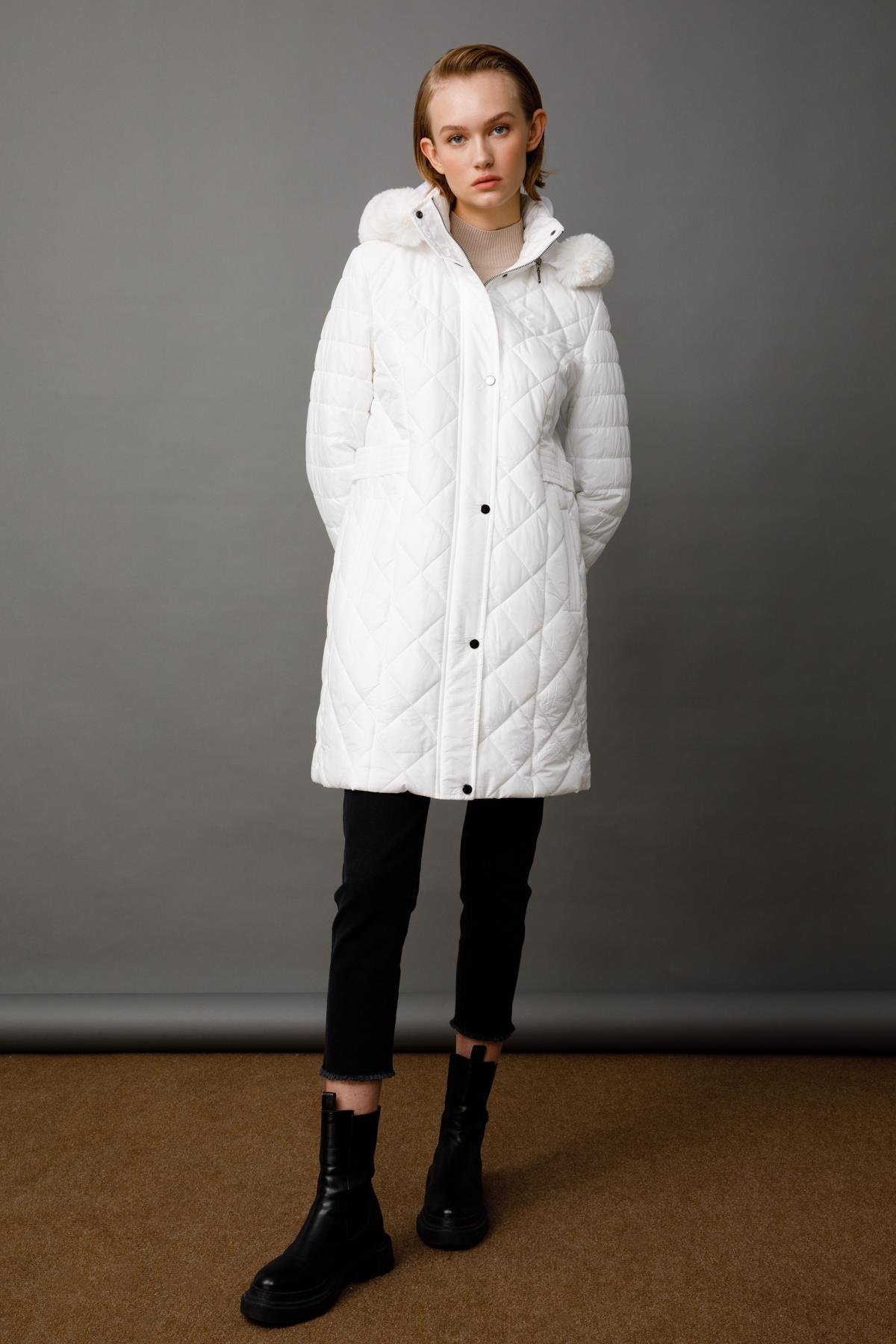 Modailgi  Kapüşonlu Çıtçıtlı Şişme Kaban Beyaz