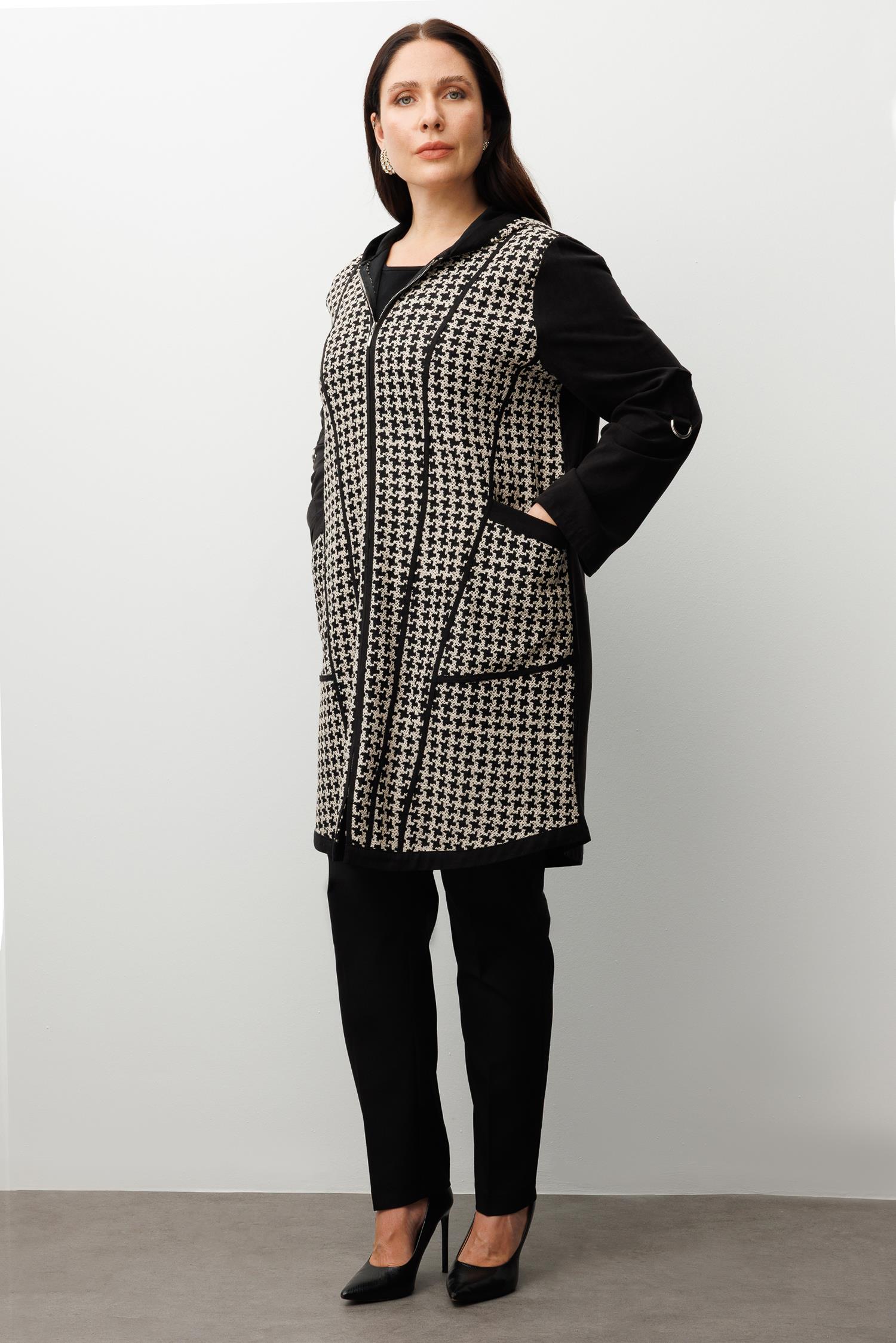 Modailgi  Kapüşonlu Kolları Apoletli Kazayağı Desen Nakış Kumaş Kap Siyah