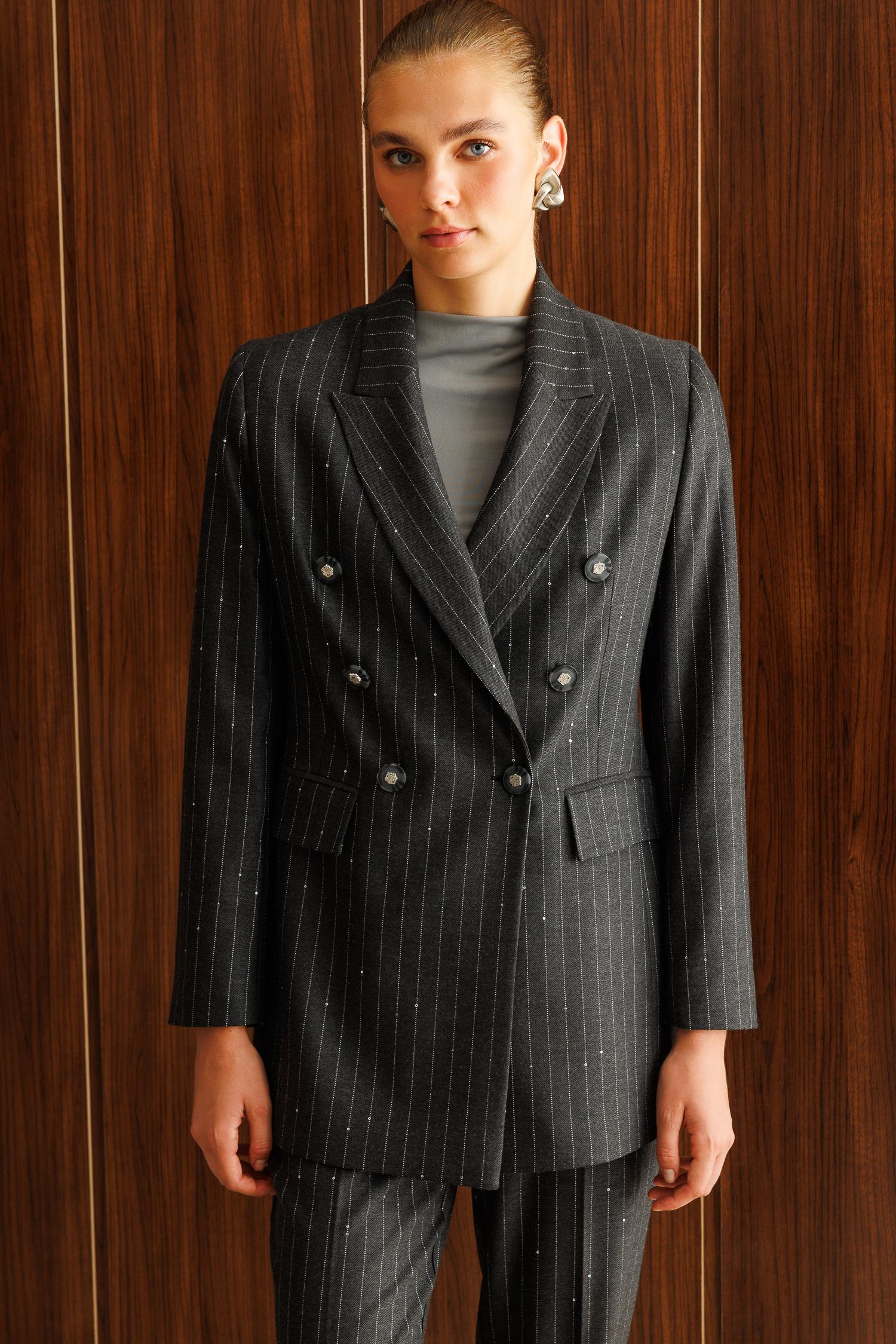 Modailgi  Kırlangıç Yaka Kruvaze Kapama Düğme Detaylı Astarlı Ceket Siyah