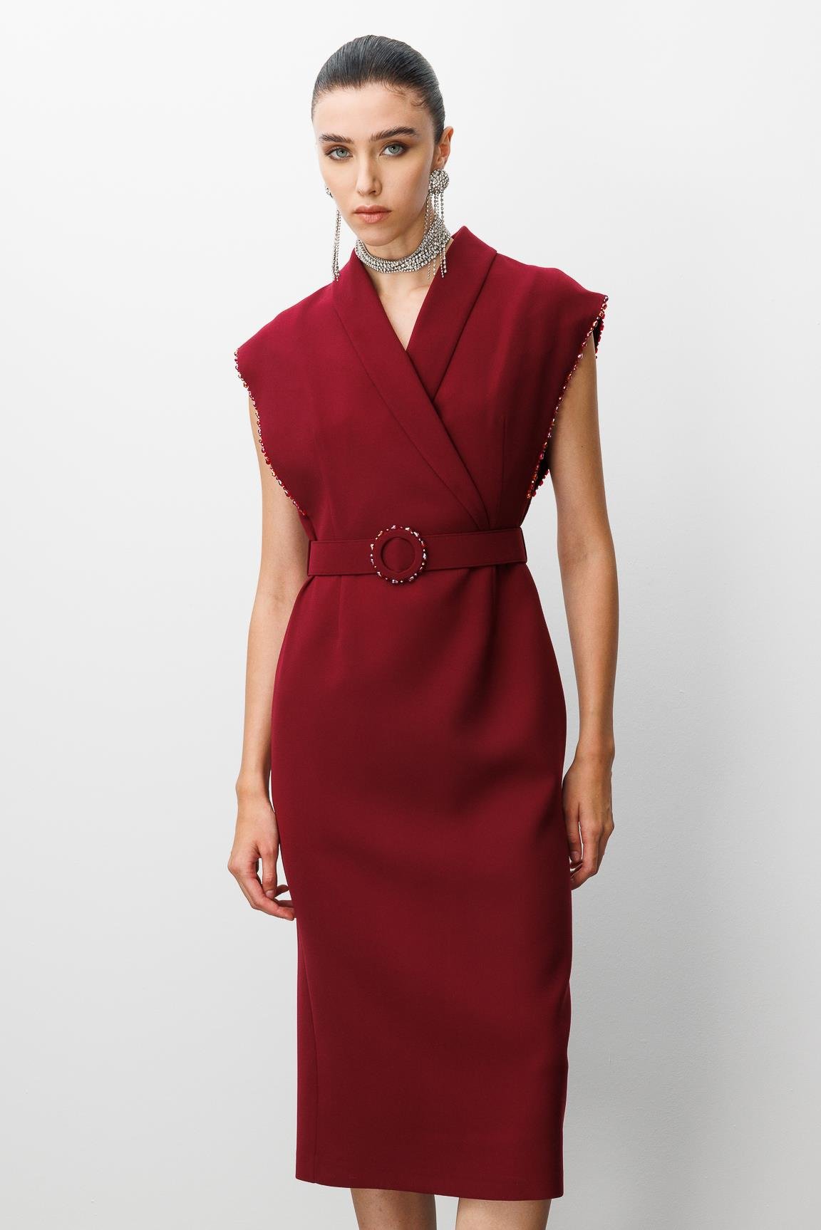Modailgi  Kol Ağzı Boncuk Aksesuar Detaylı Elbise Bordo