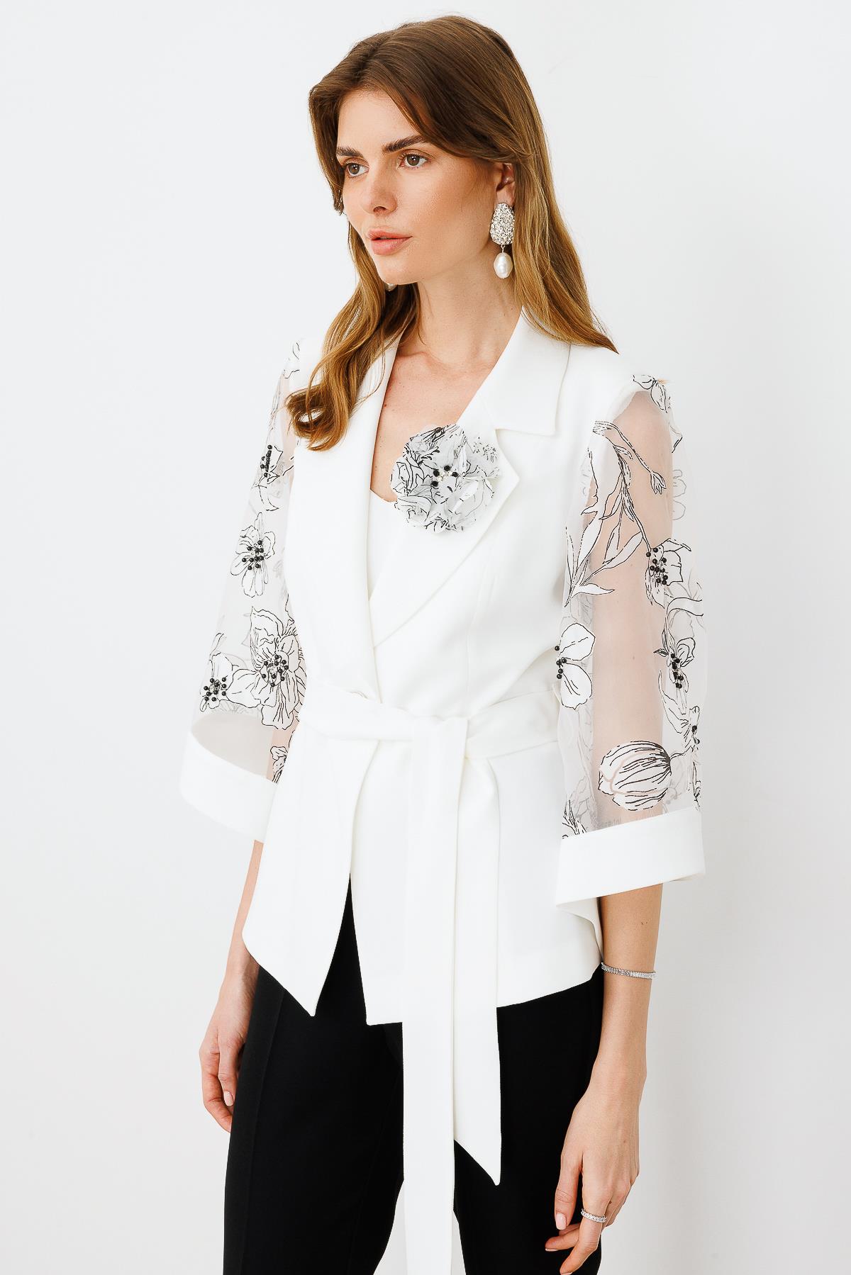Modailgi  Kolları Evaze Çiçek Desenli Taş İşlemeli Kısa Ceket Ekru