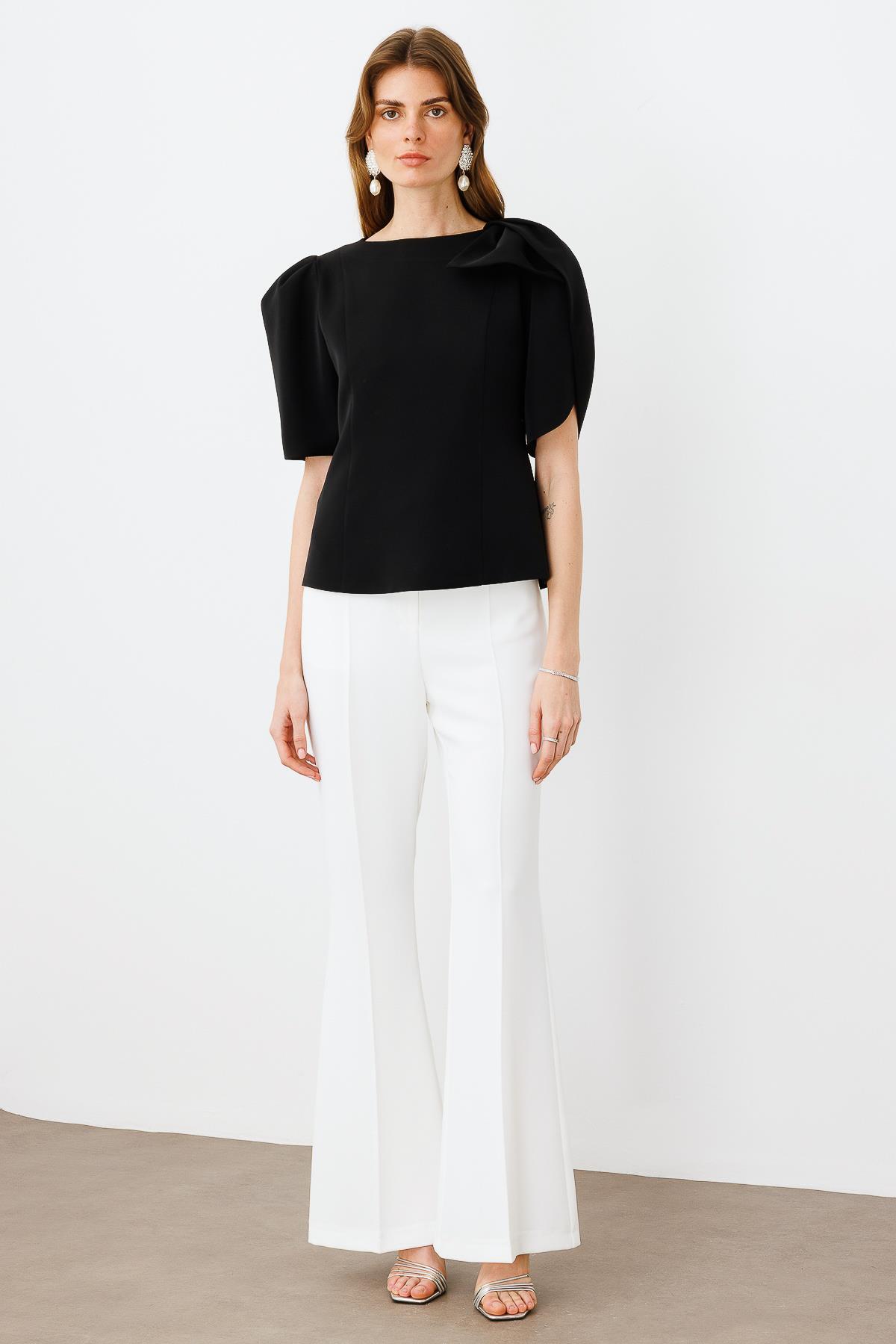 Modailgi  Kolları Pile Fiyonk Anvelop Detaylı Fermuar Kapamalı Bluz Siyah