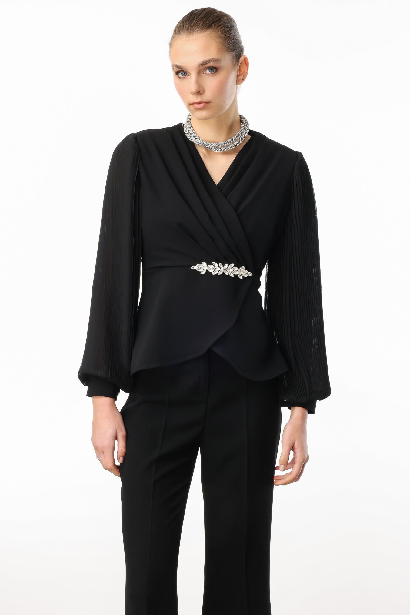 Modailgi  Kolları Pliseli Aksesuarlı Bluz - 40078 Siyah