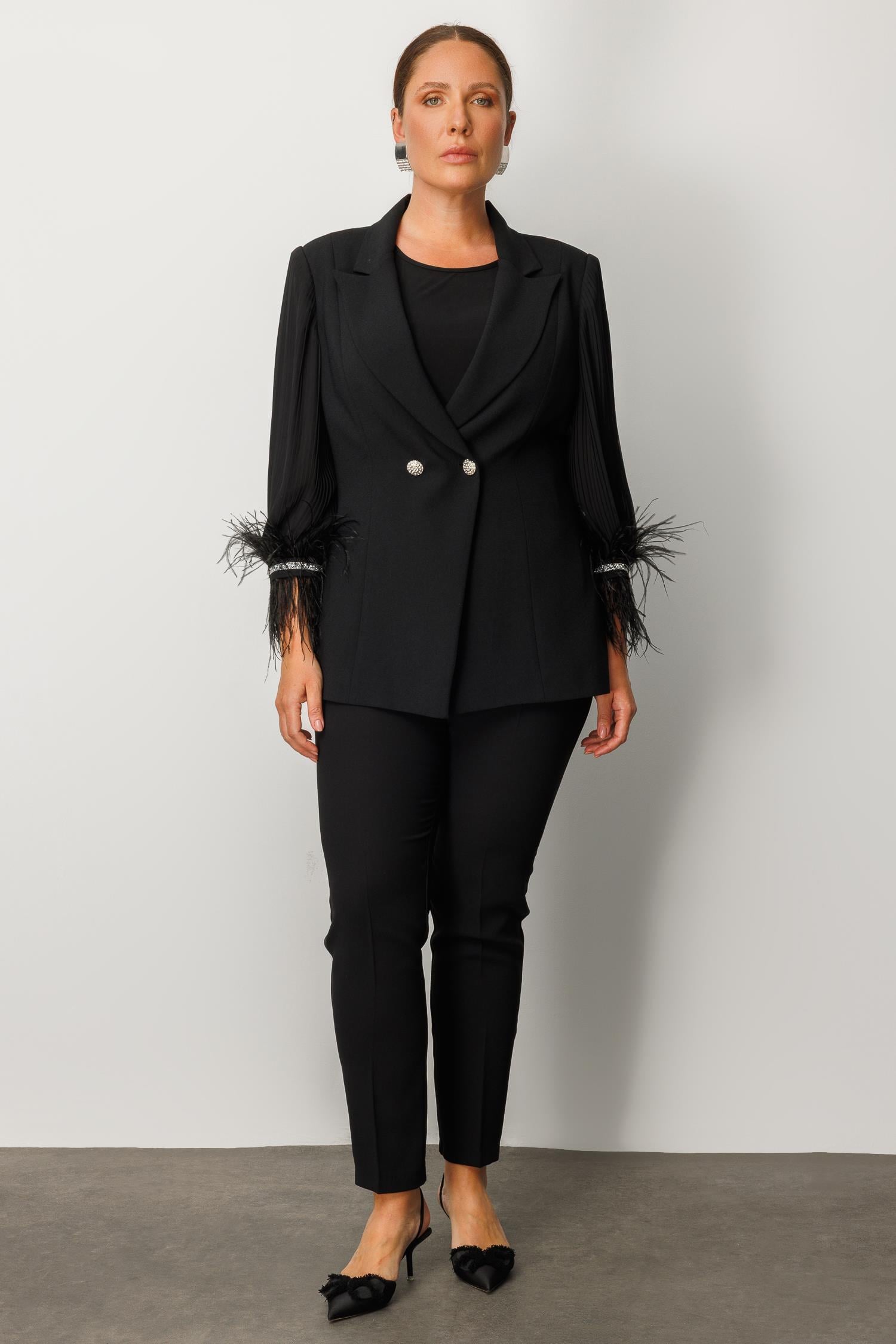 Modailgi  Kolları Pliseli Manşeti Otrişli Ceket Siyah