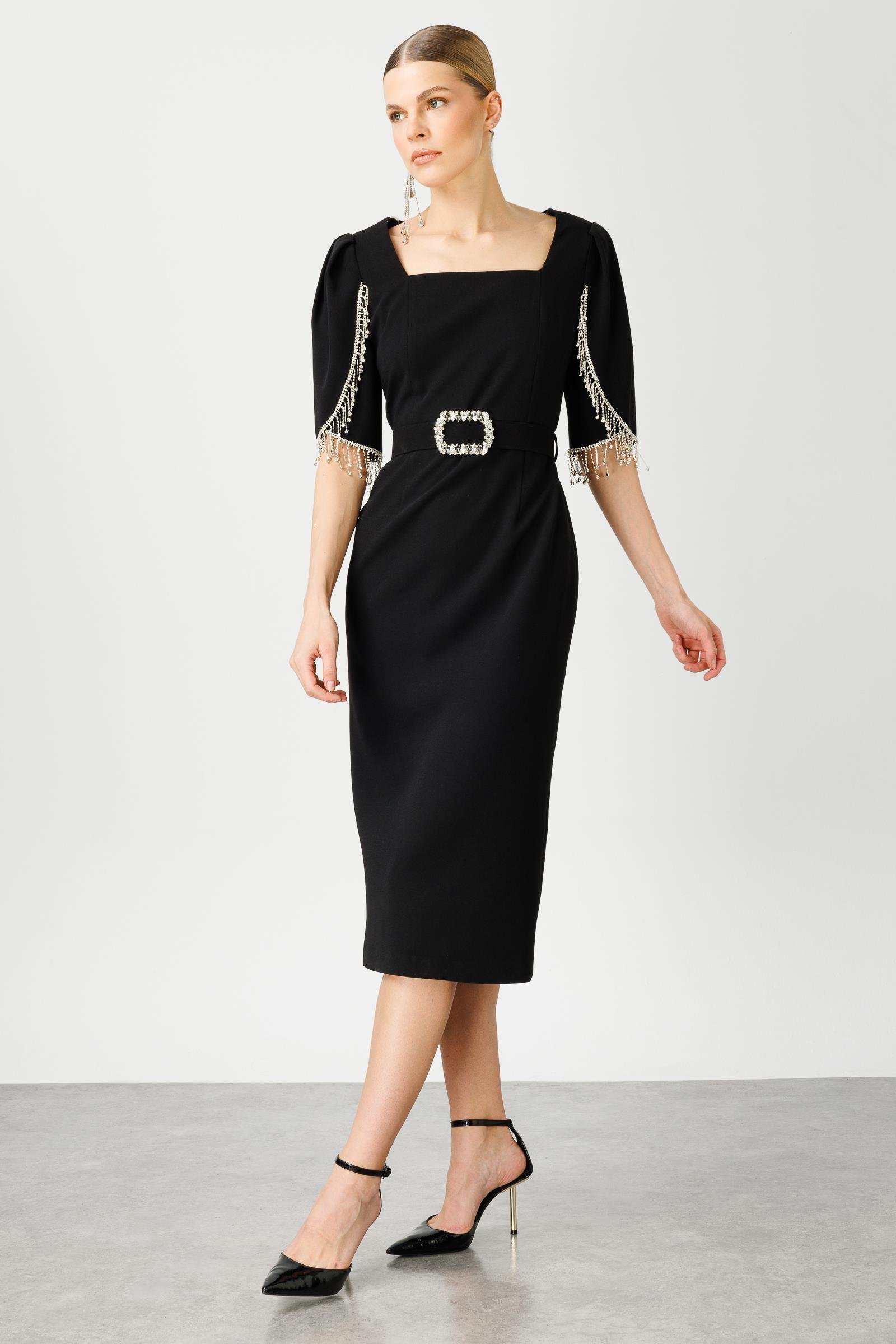 Modailgi  -*Kolları Şerit Aksesuarlı Elbise Siyah