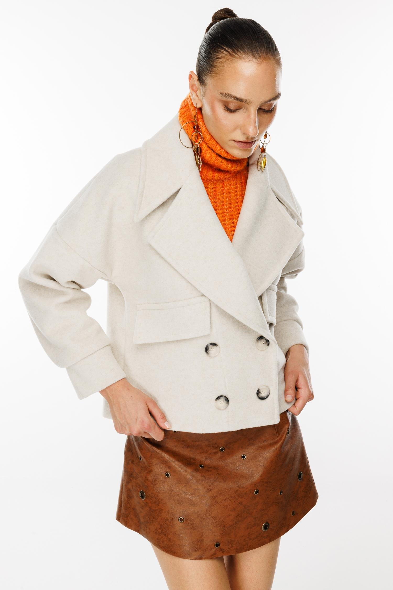 Modailgi  Kruvaze Dört Düğmeli Kısa Kaşe Kaban Kemik