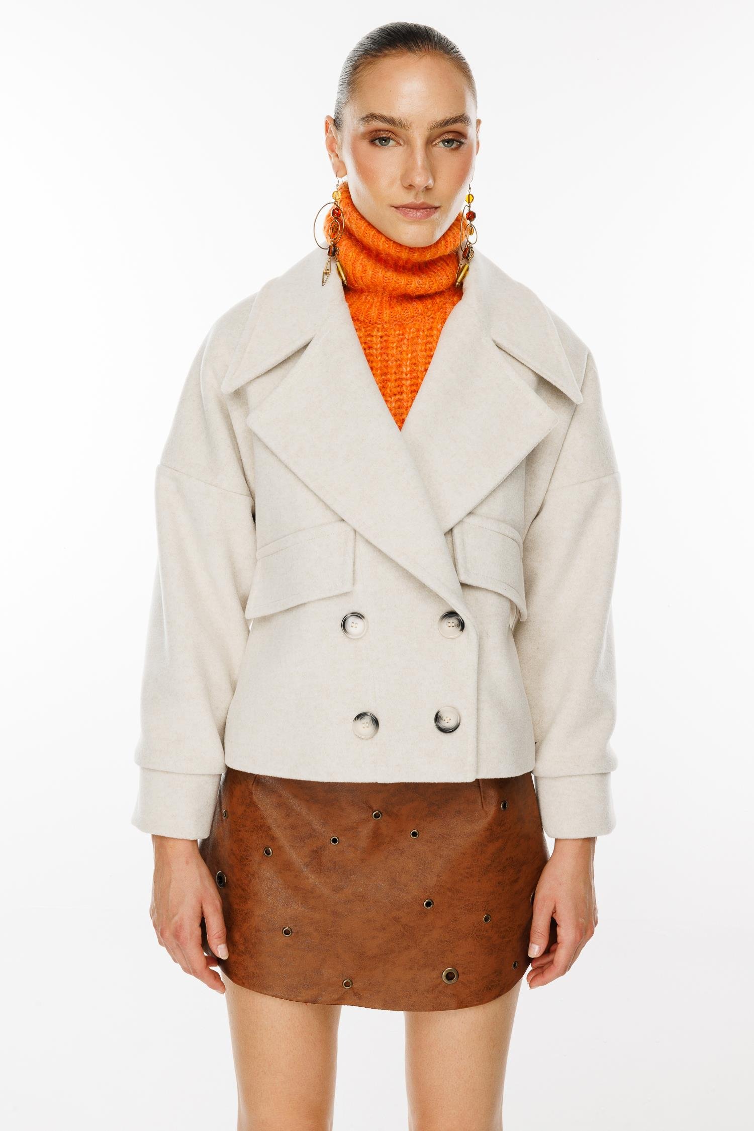 Modailgi  Kruvaze Dört Düğmeli Kısa Kaşe Kaban Kemik