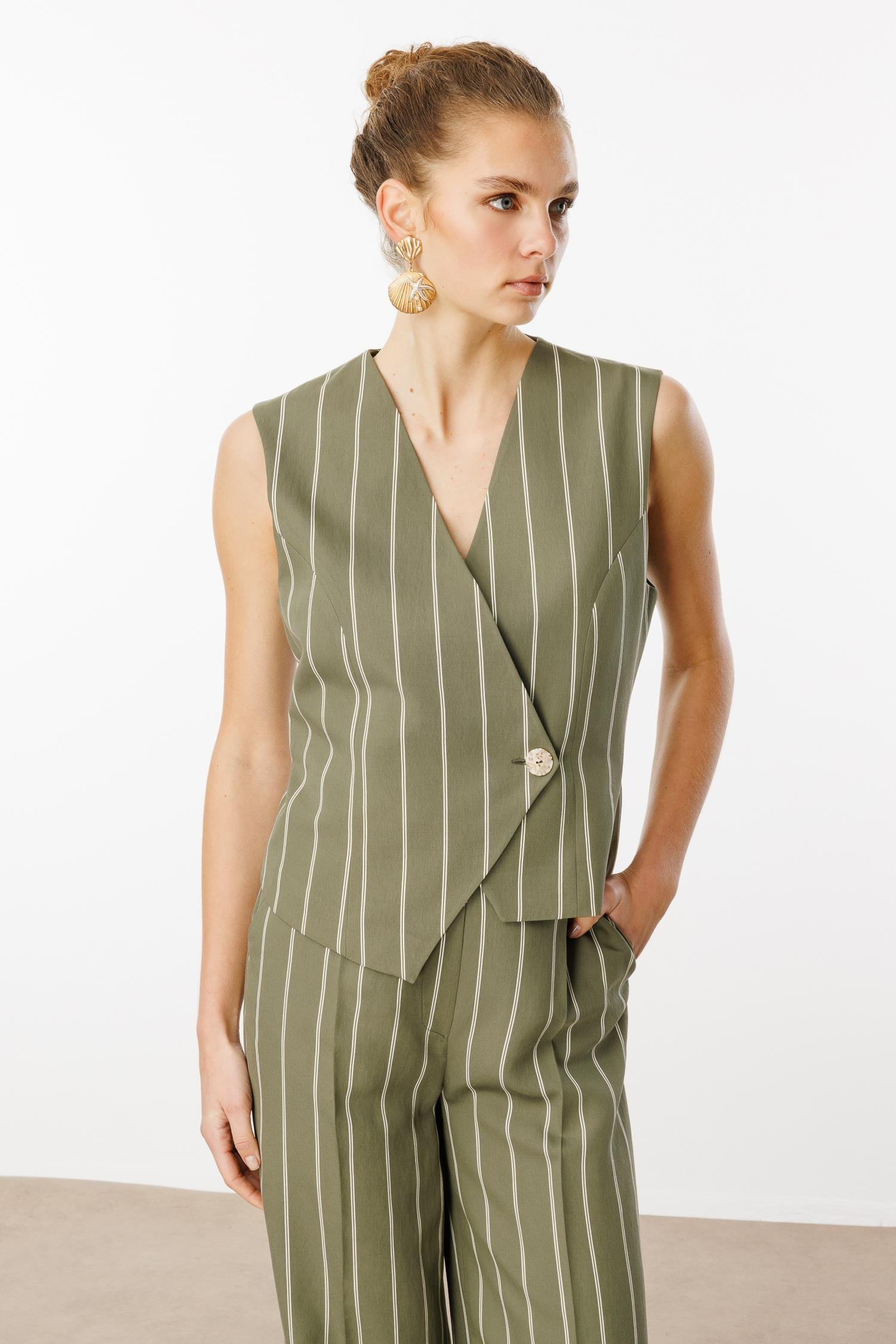 Modailgi  Kruvaze Kapamalı Bağlama Detaylı Asimetrik Kesim Yelek Haki