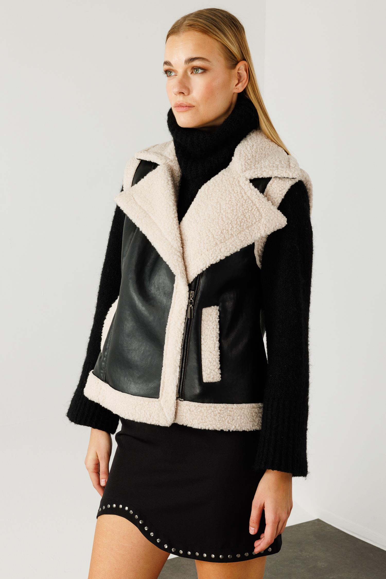 Modailgi  Kruvaze Kapamalı İçi Peluşlu Deri Yelek Siyah