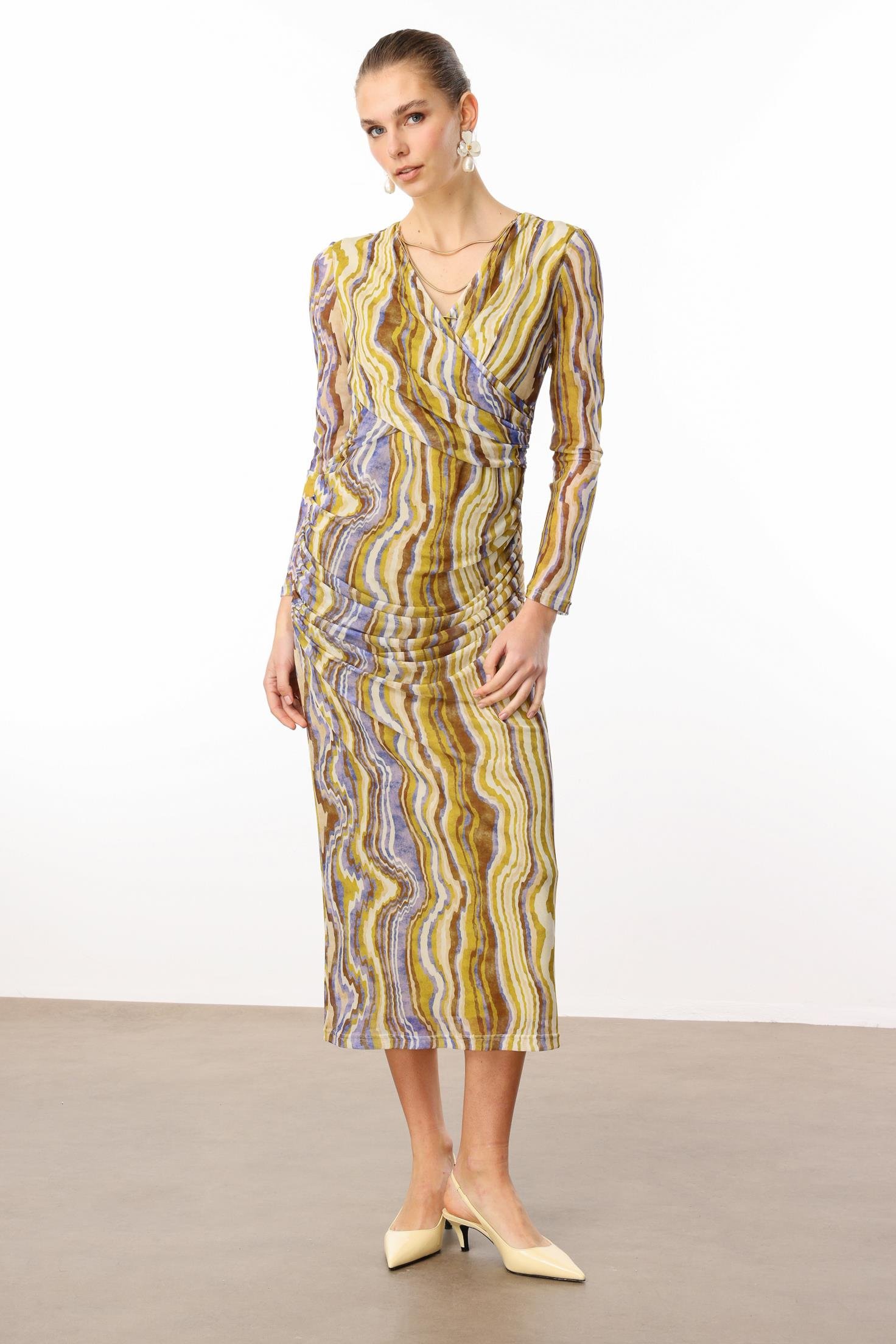 Modailgi  Kruvaze Yakalı Zincir Aksesuarlı Büzgülü Uzun Tül Elbise Orijinal