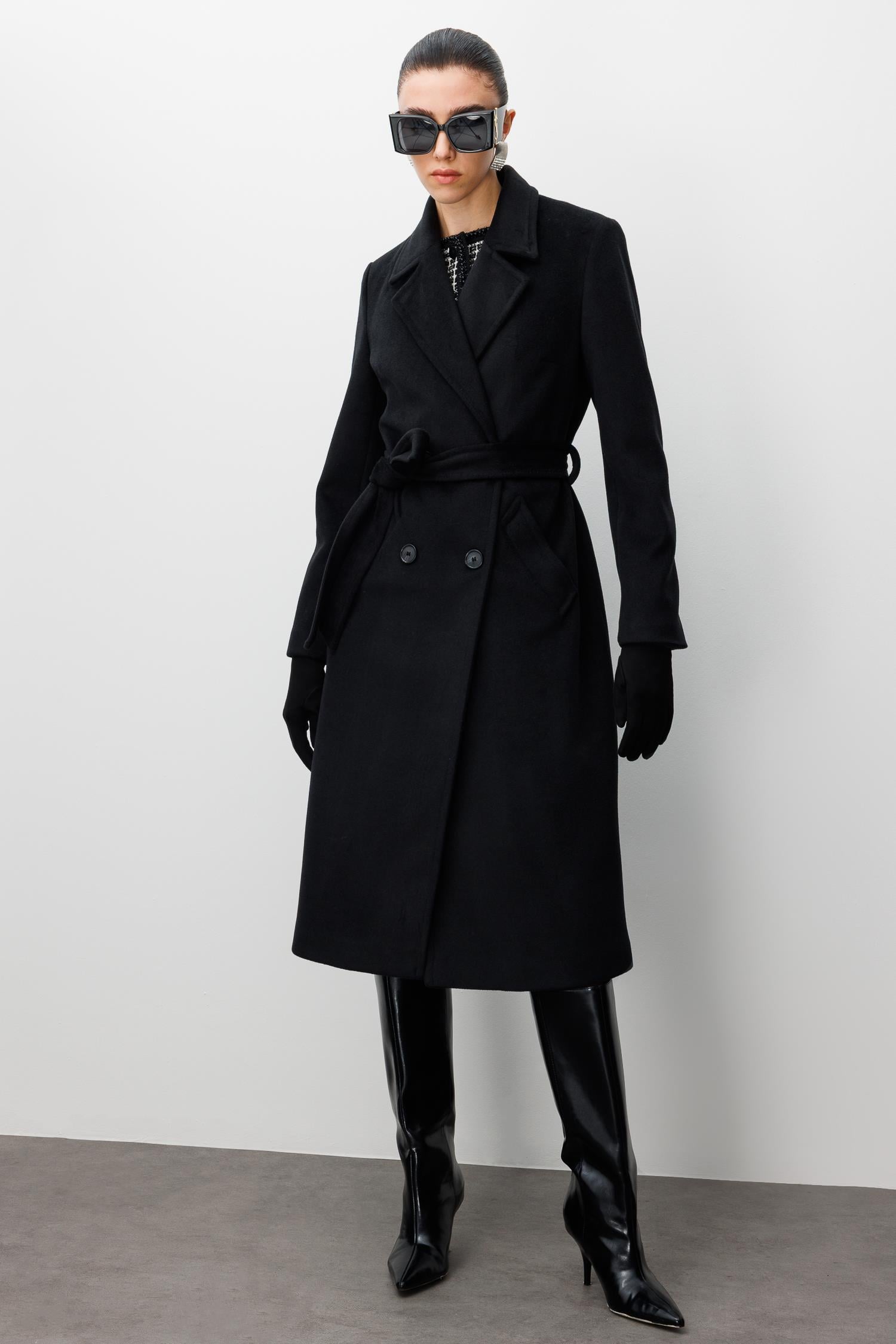 Modailgi  Kuşaklı Kruvaze Dört Düğmeli Kaban Siyah