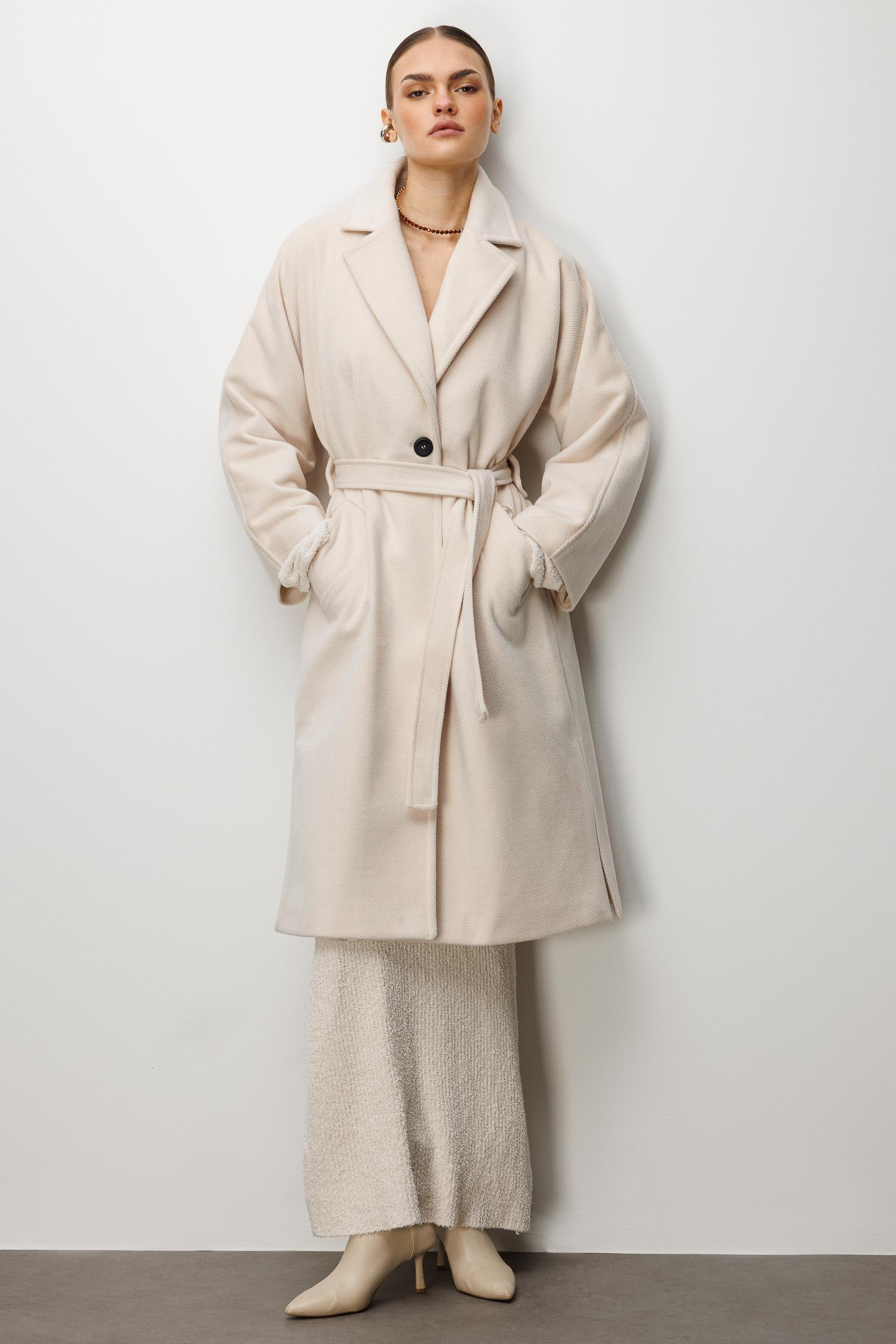 Modailgi  Kuşaklı Tek Düğmeli Diyagonal Çizgili Kaşe Kaban Bej