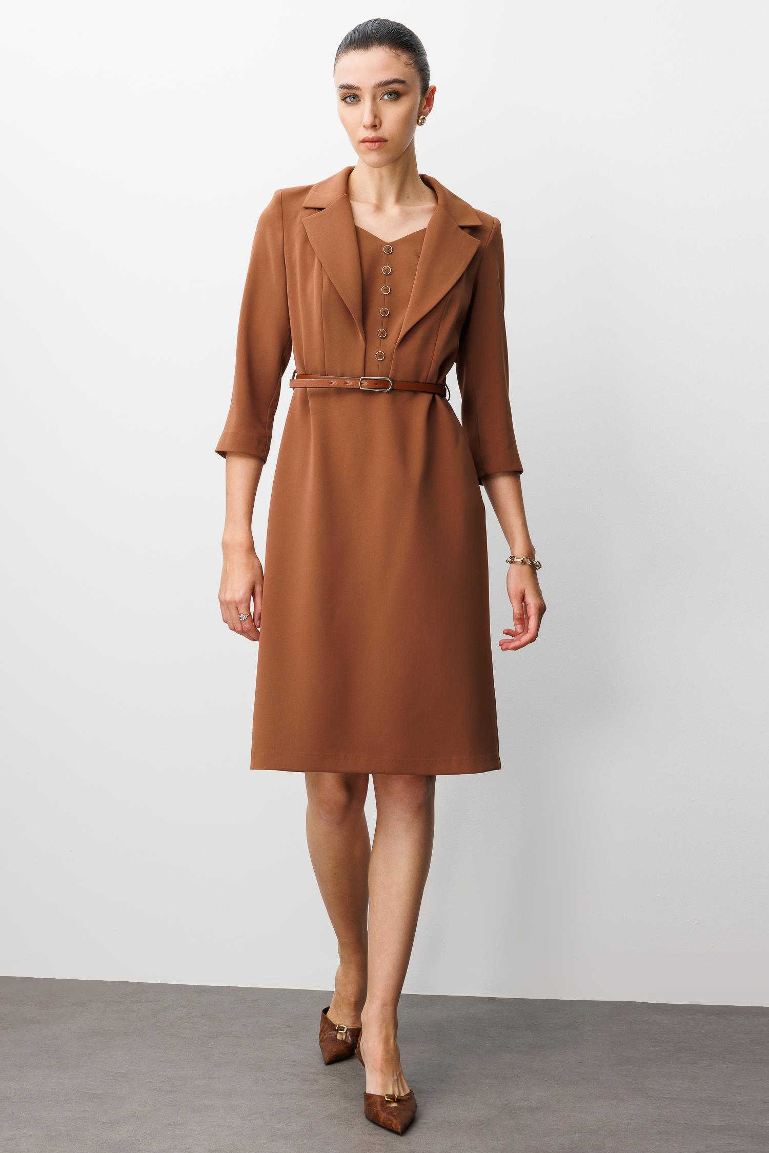 Modailgi  Mono Yaka Beli Kesik Ve Kemer Aksesuarlı Truvakar Kol Elbise Tarçın