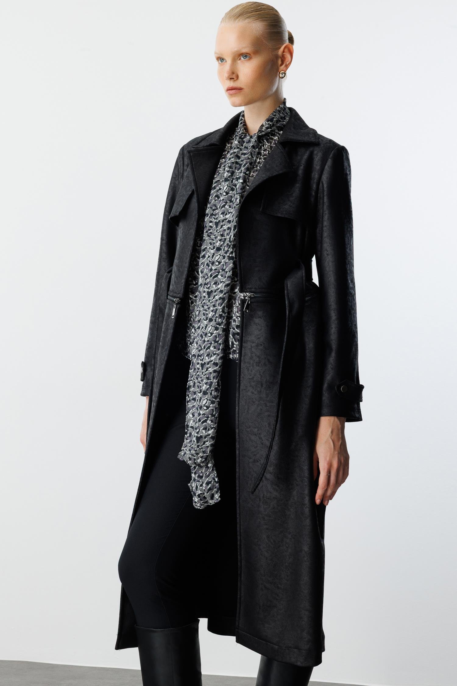 Modailgi  Mono Yaka Kuşaklı Koları Apoletli Belde Açılır Kapanır Çift Taraflı Fermuar Detaylı Astarsız Trençkot Siyah