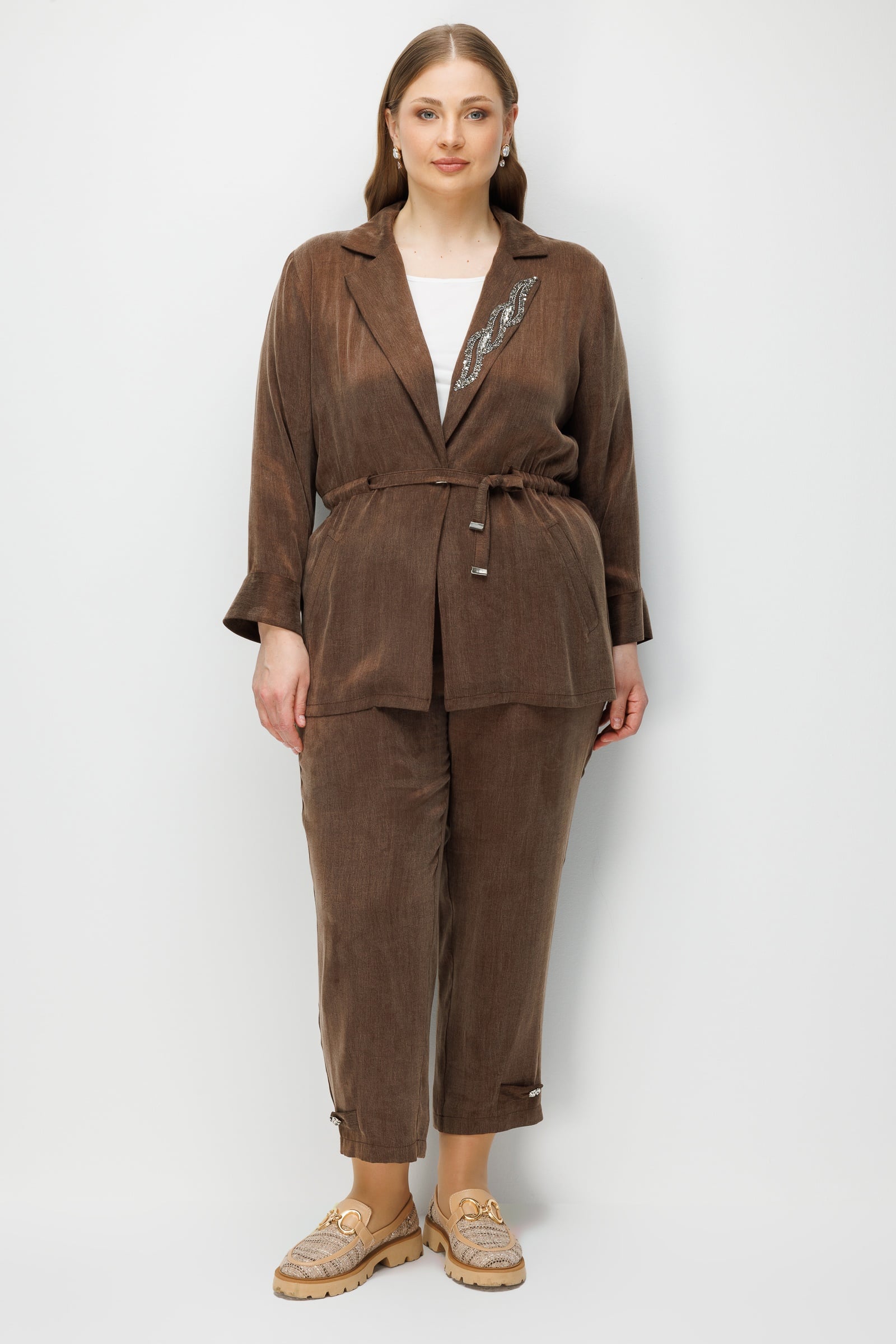 Modailgi  Mono Yaka Taş Detaylı Beli Büzgülü Kupra Kumaş Tunik Kahve