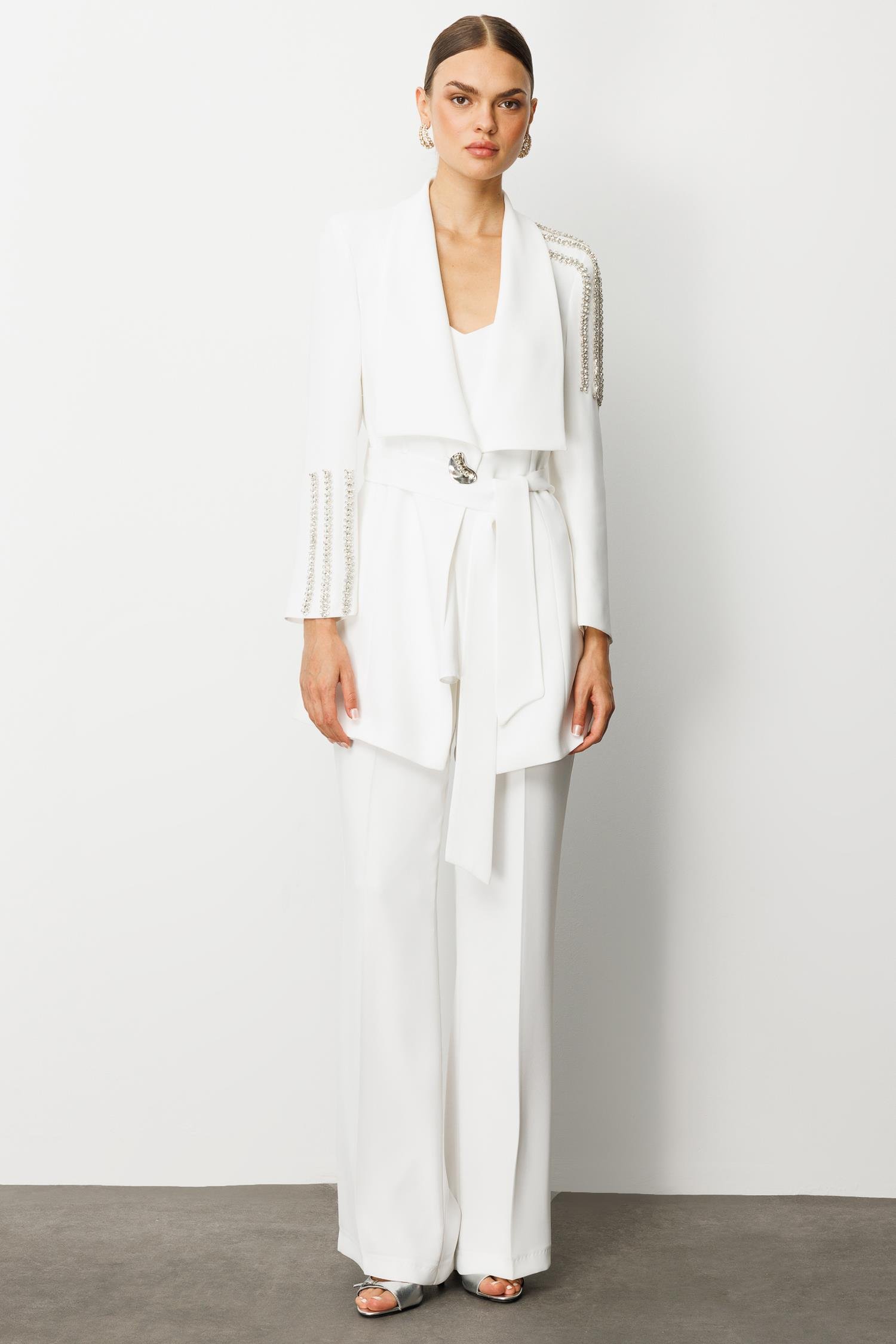 Modailgi  Omuz ve Kol Taş İşleme Detaylı Şal Yaka Kuşaklı Ceket - 45007 Ekru