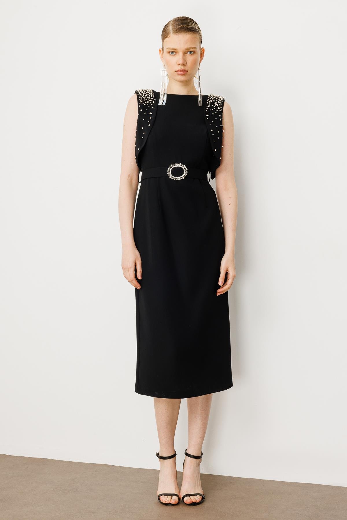 Modailgi  Omuzları İnci Detaylı Elbise Siyah