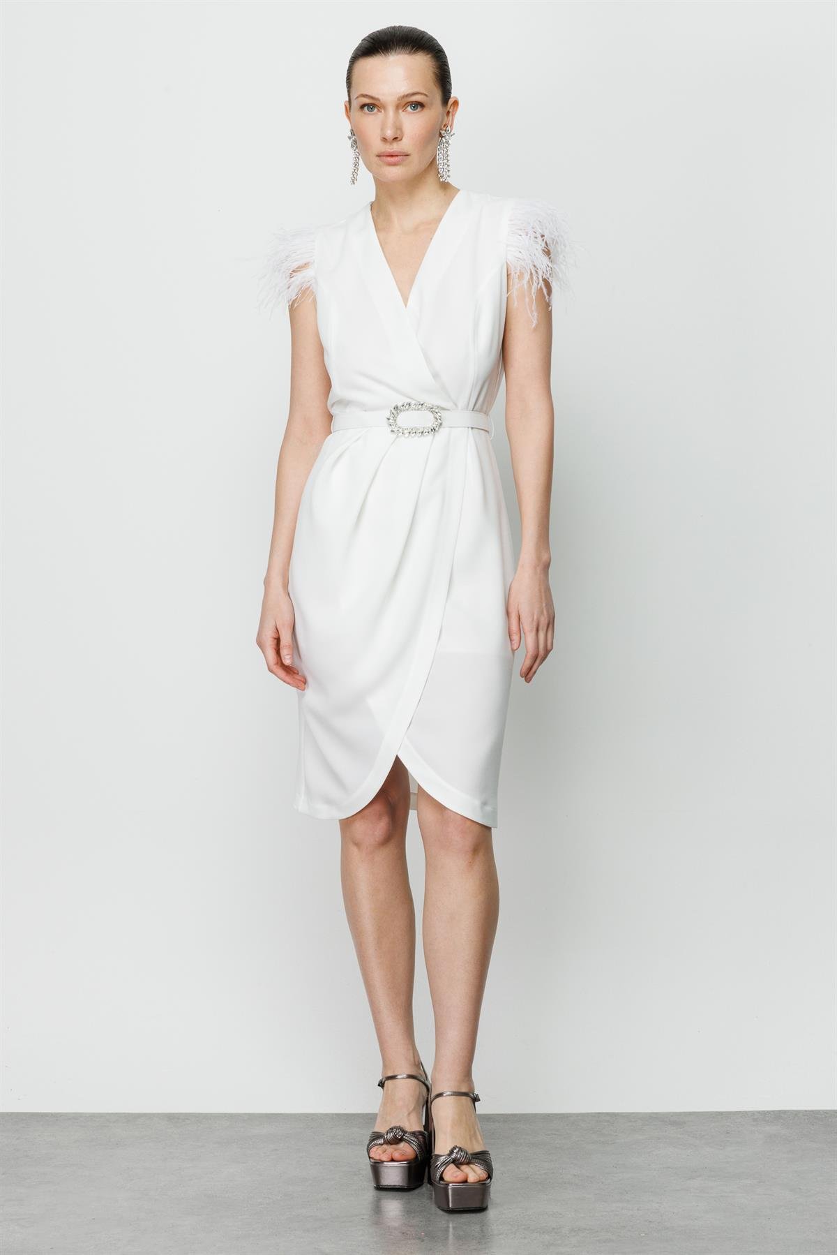 Modailgi  Otriş Detaylı Kruvaze Kolsuz Elbise Ekru