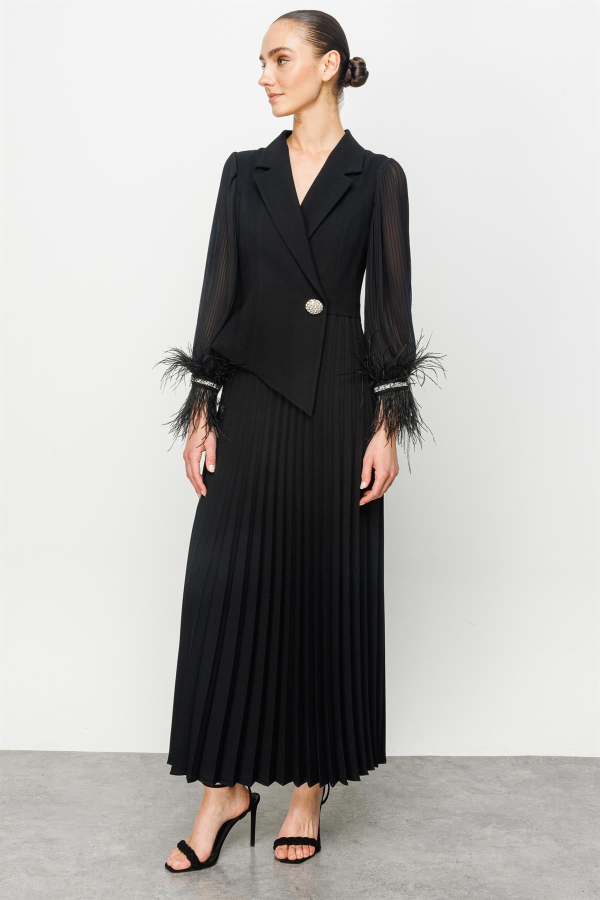 Modailgi  Plise Detaylı Manşeti Otrişli Uzun Elbise Siyah