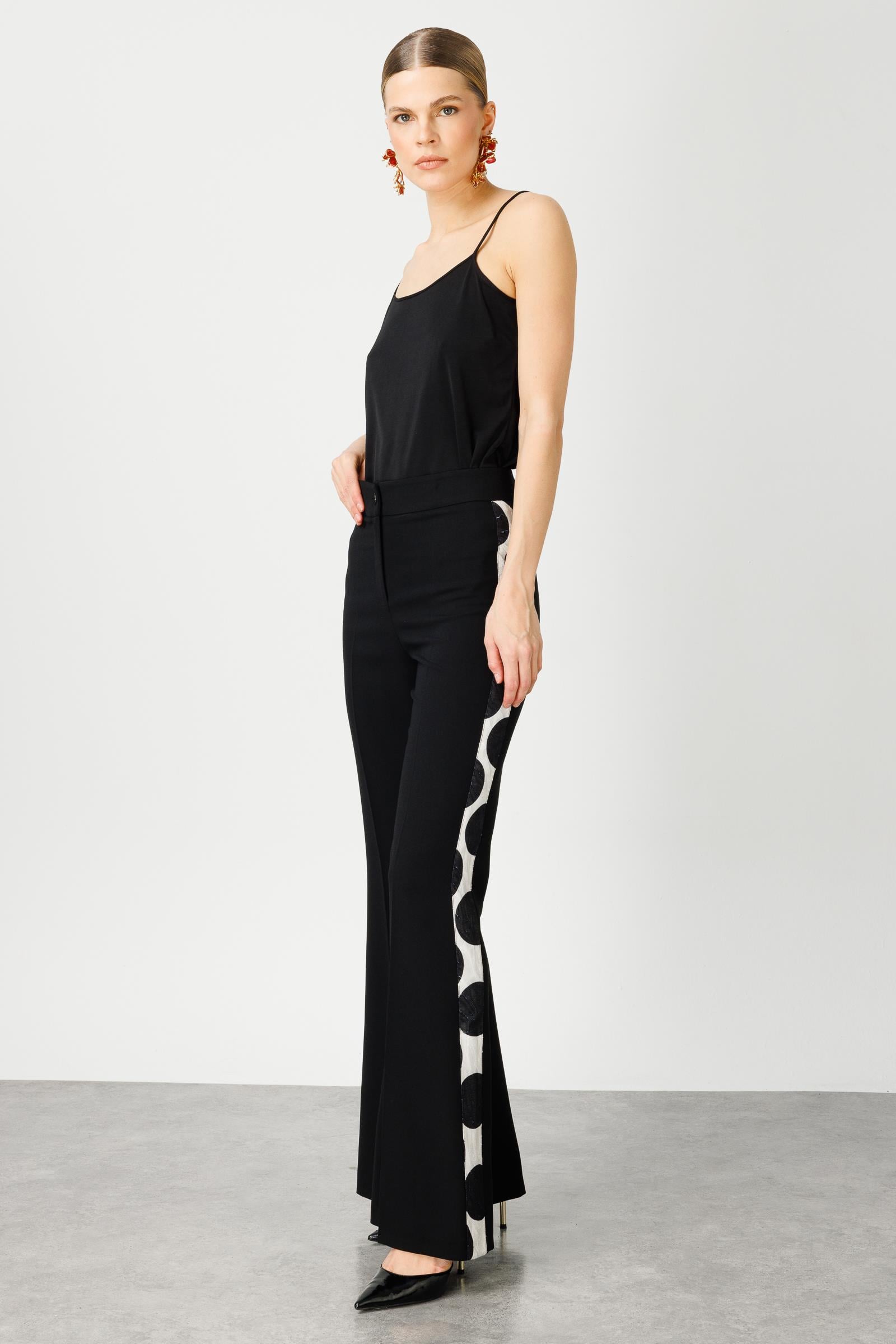 Modailgi  Puantiye Şeritli İspanyol Paça Pantolon - 7564 Siyah