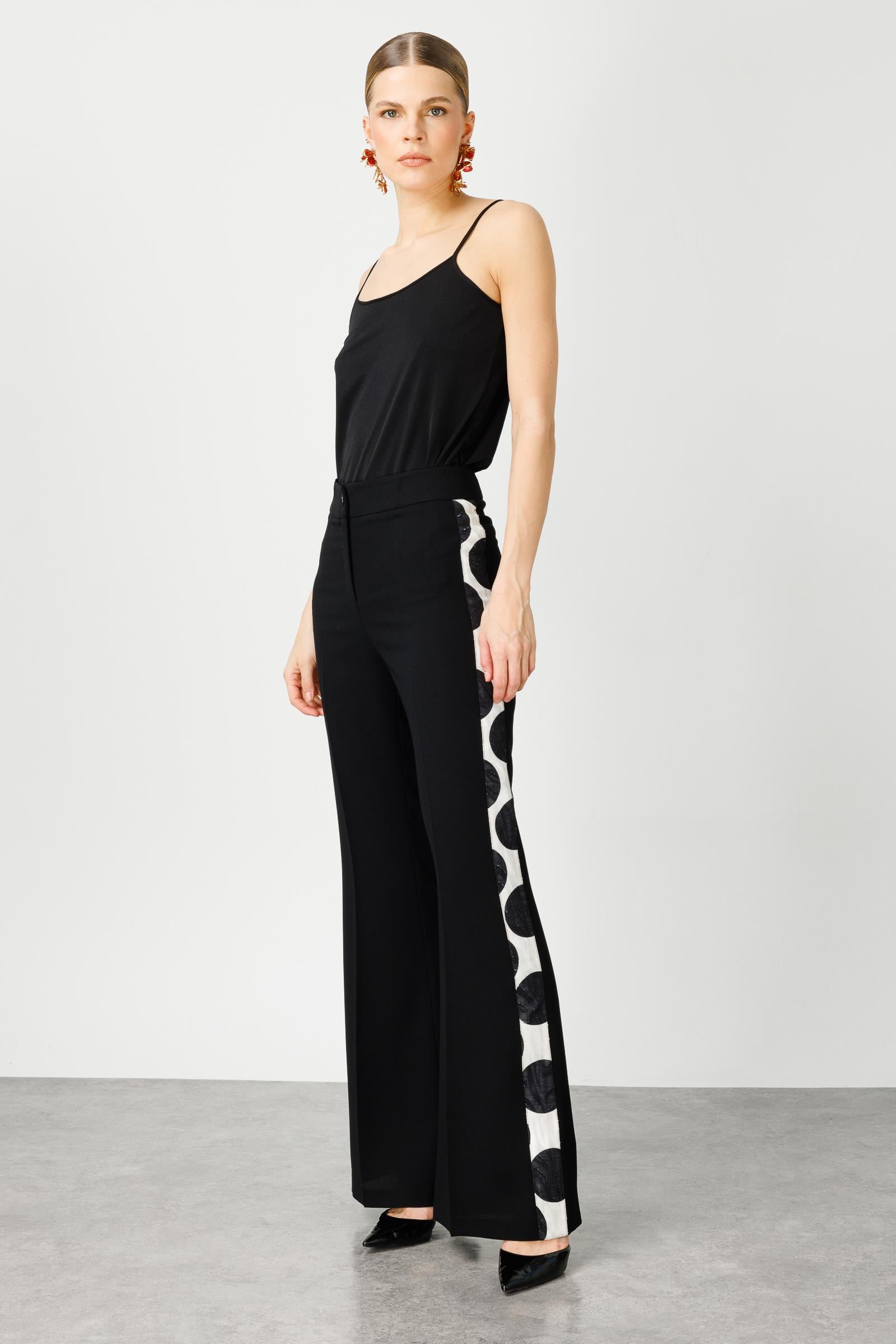 Modailgi  Puantiye Şeritli İspanyol Paça Pantolon - 7564 Siyah