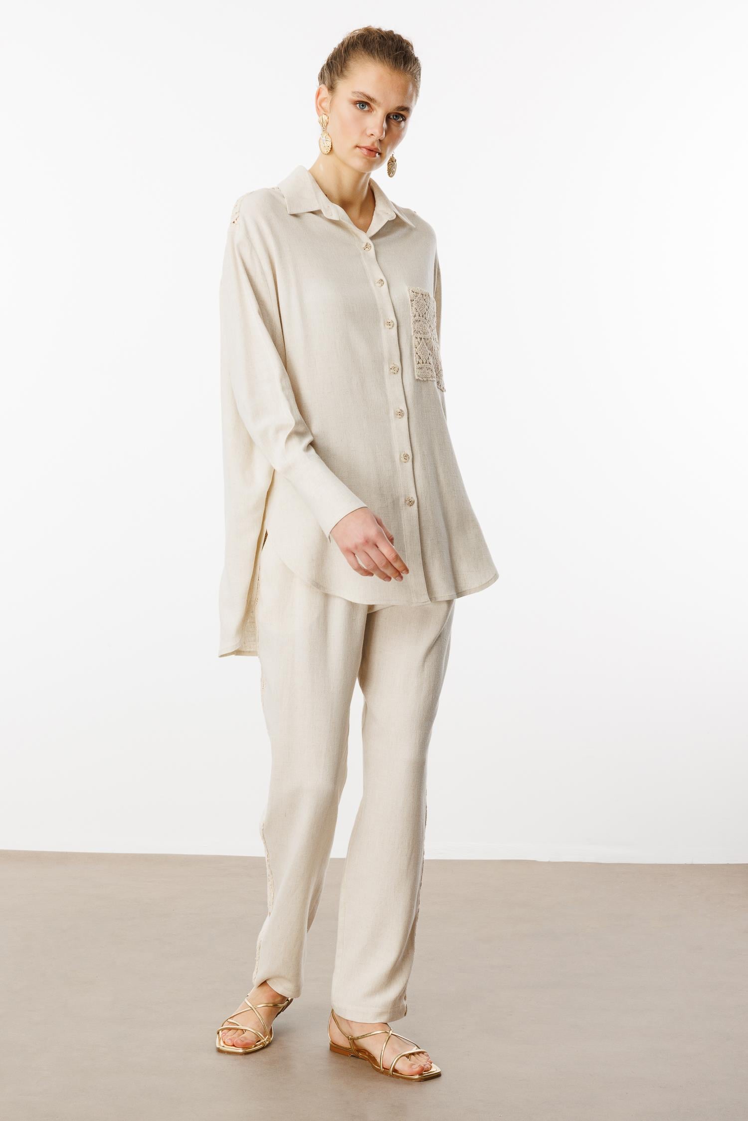 Modailgi  Robası ve Cebi Güpür Detaylı Oversize Keten Gömlek Orijinal