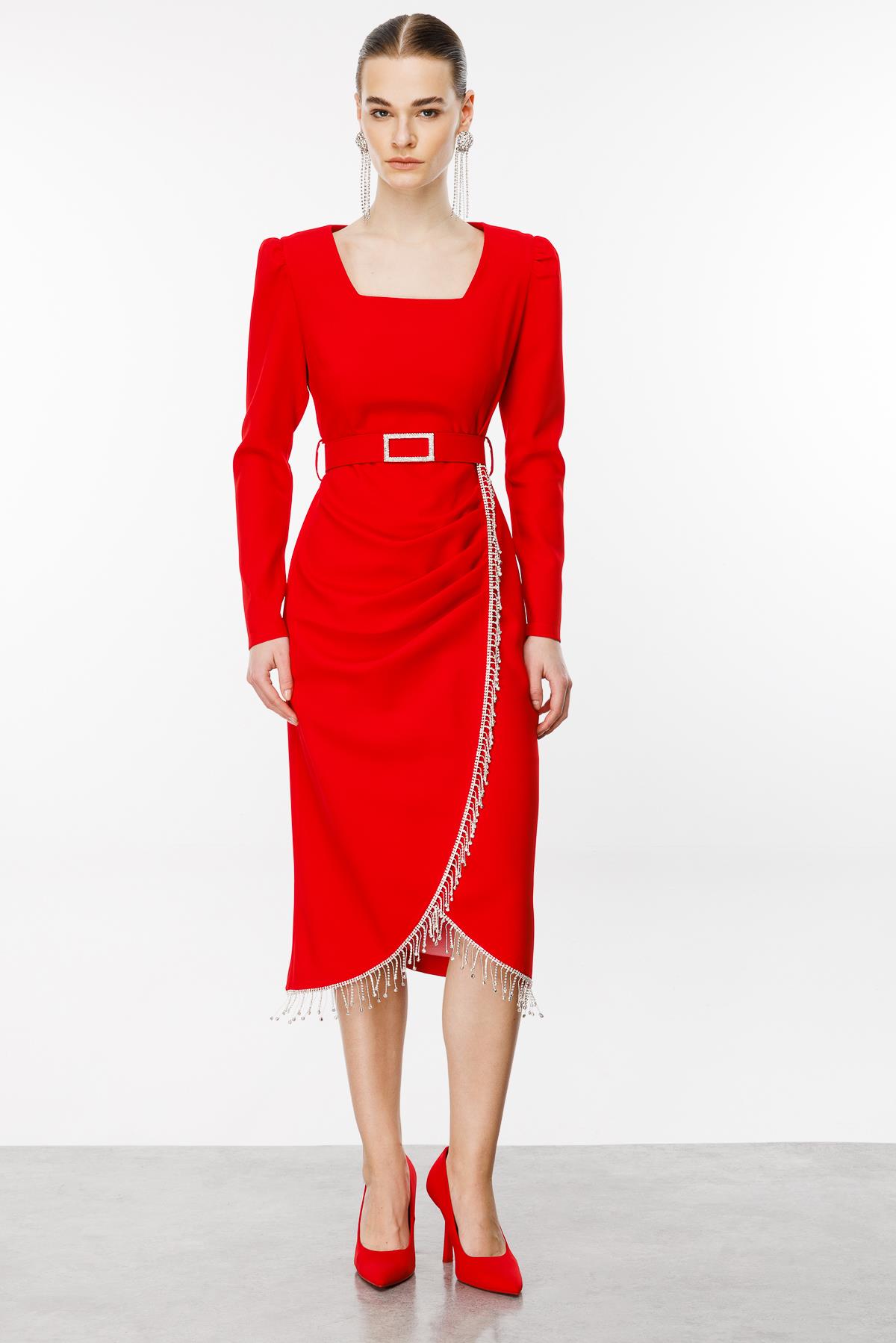 Modailgi  Saçak Taş Detaylı Anvelop Elbise Kırmızı