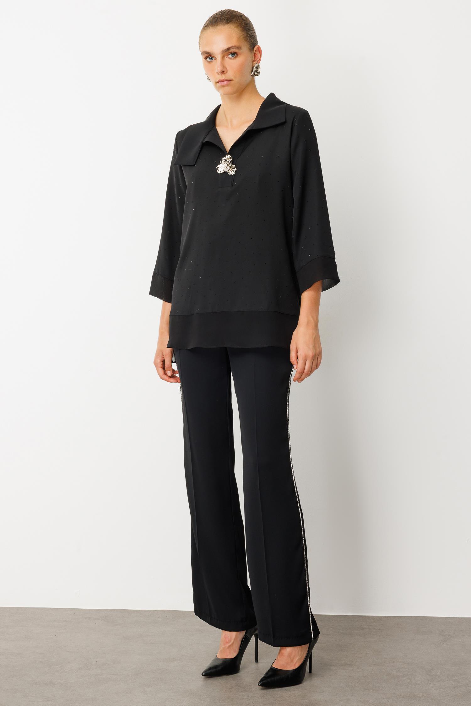 Modailgi  Takma Kol Geniş Yaka Broş Detaylı Bluz - 40002 Siyah